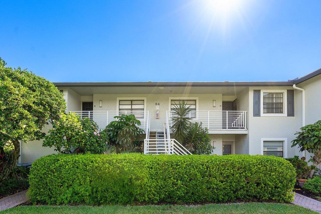 Photo of 24 Southport Lane #A, Boynton Beach, FL 33436 (MLS # R11068216)