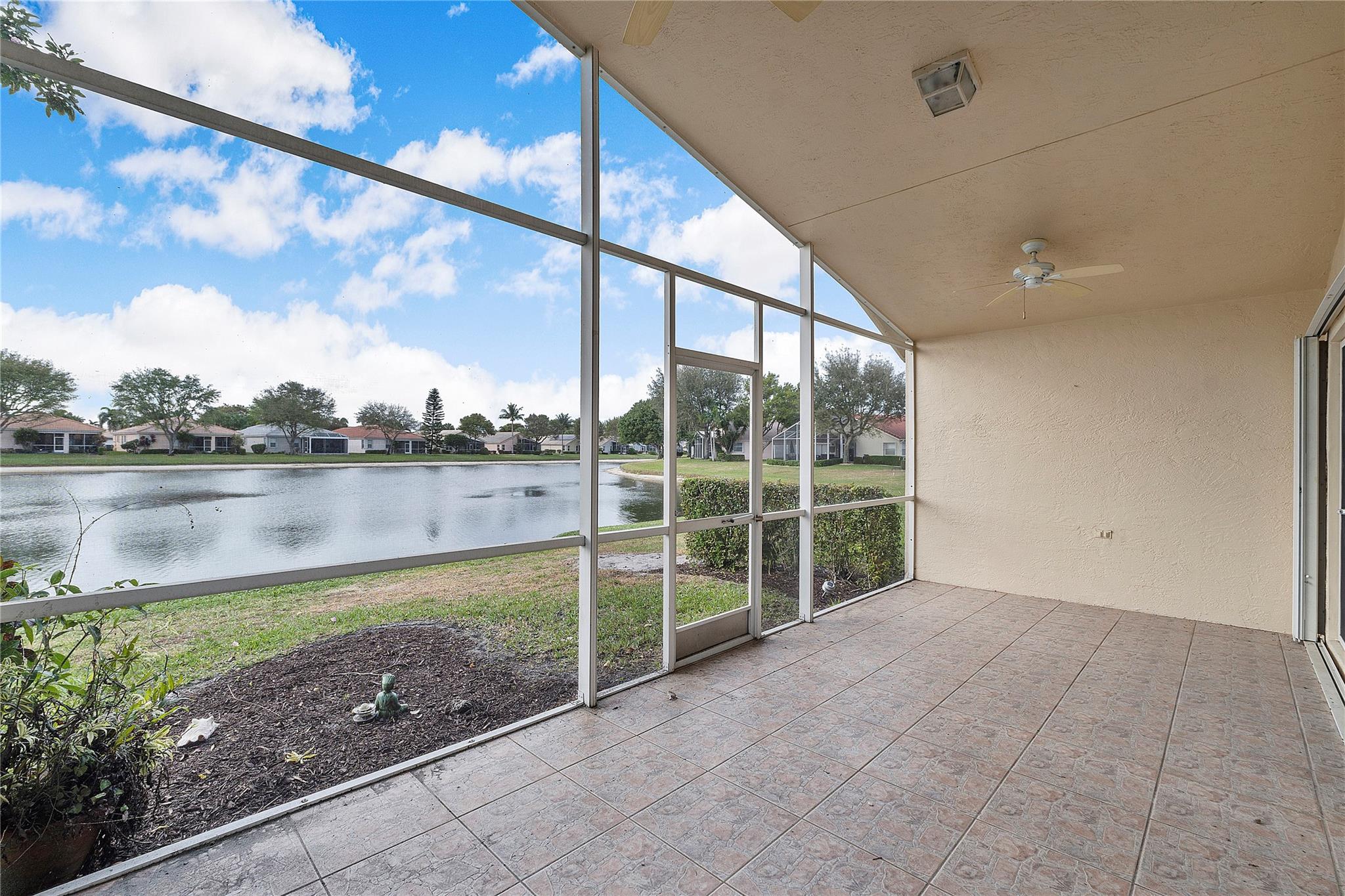 Coral Lakes 04 - Residential