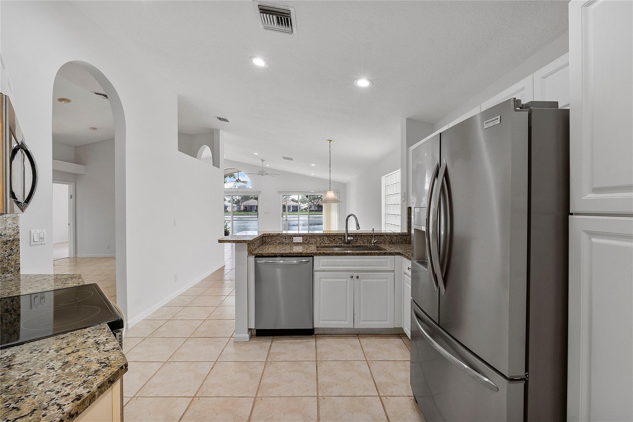 Coral Lakes 04 - Residential