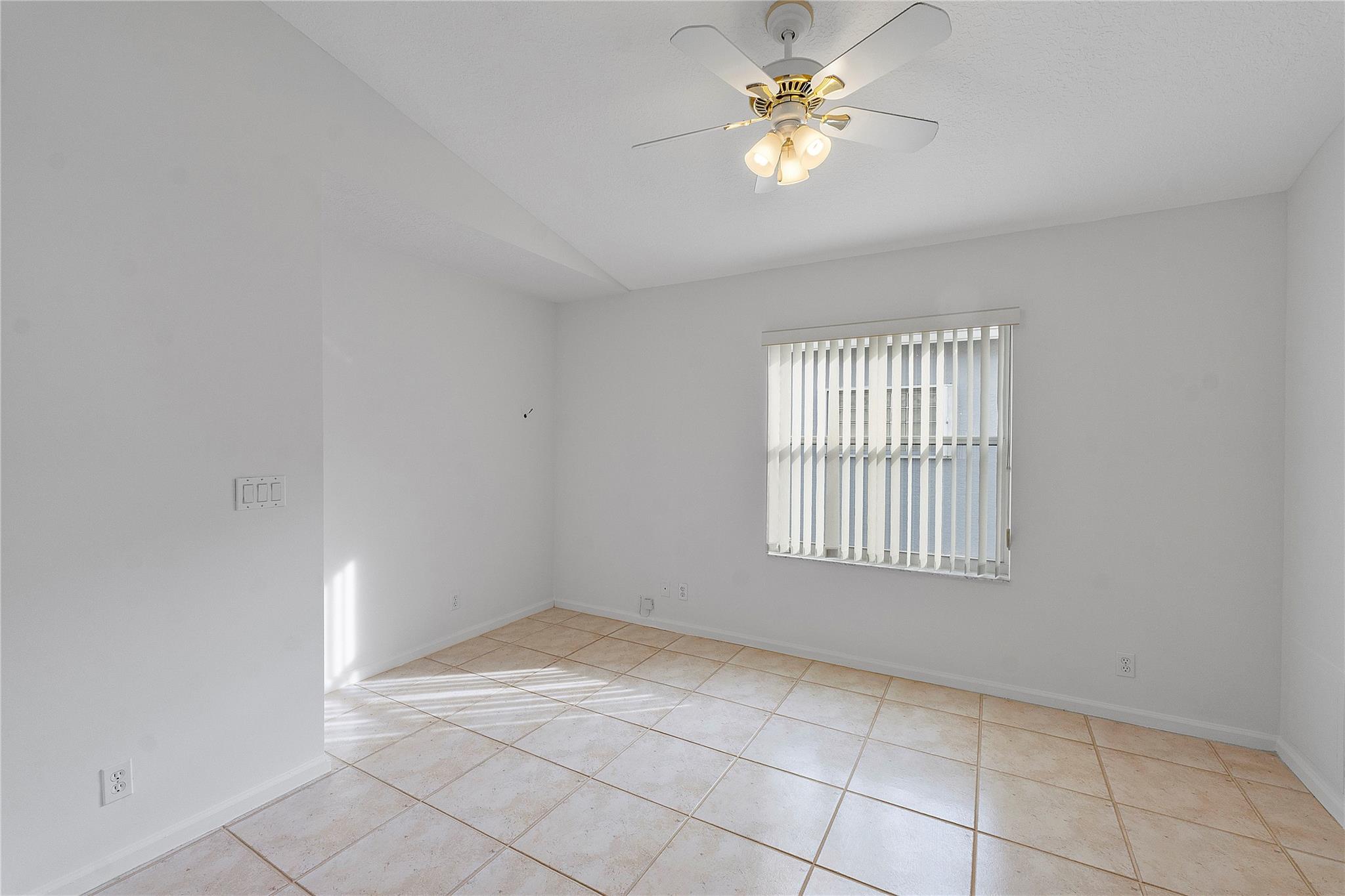 Coral Lakes 04 - Residential