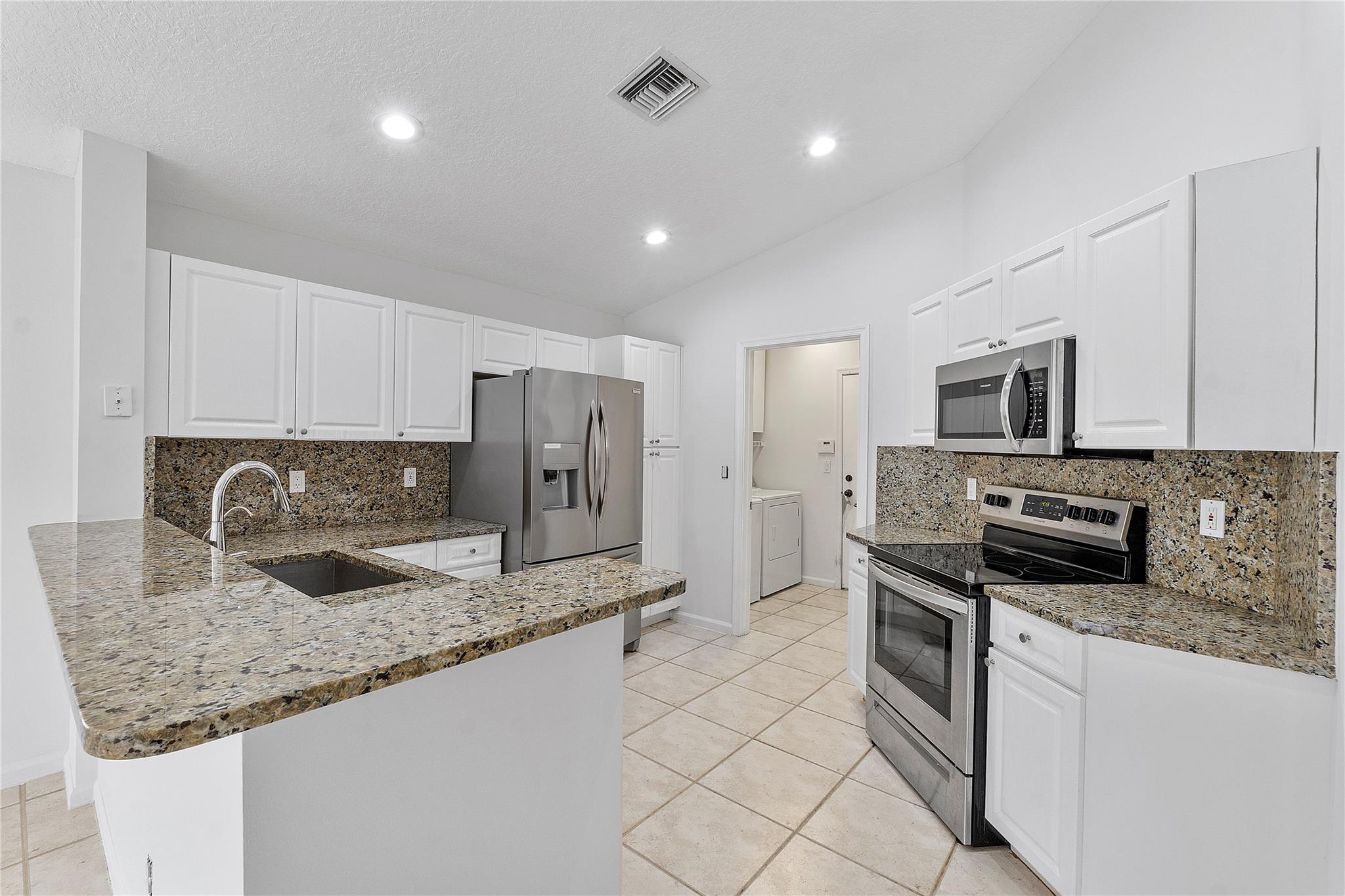 Coral Lakes 04 - Residential