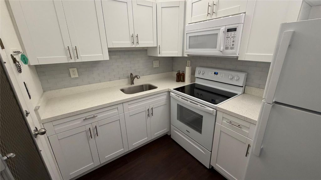 Photo of 3040 NE 16th Avenue #305, Oakland Park, FL 33334 (MLS # F10535539)