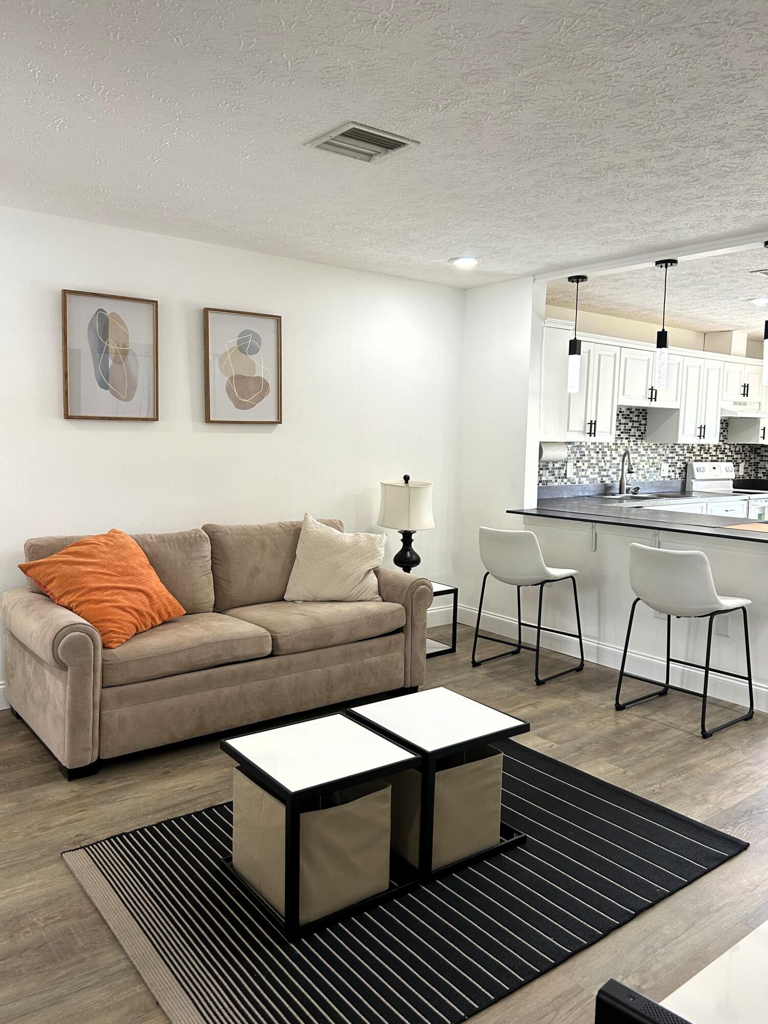 Properties 1427 Riverside Circle