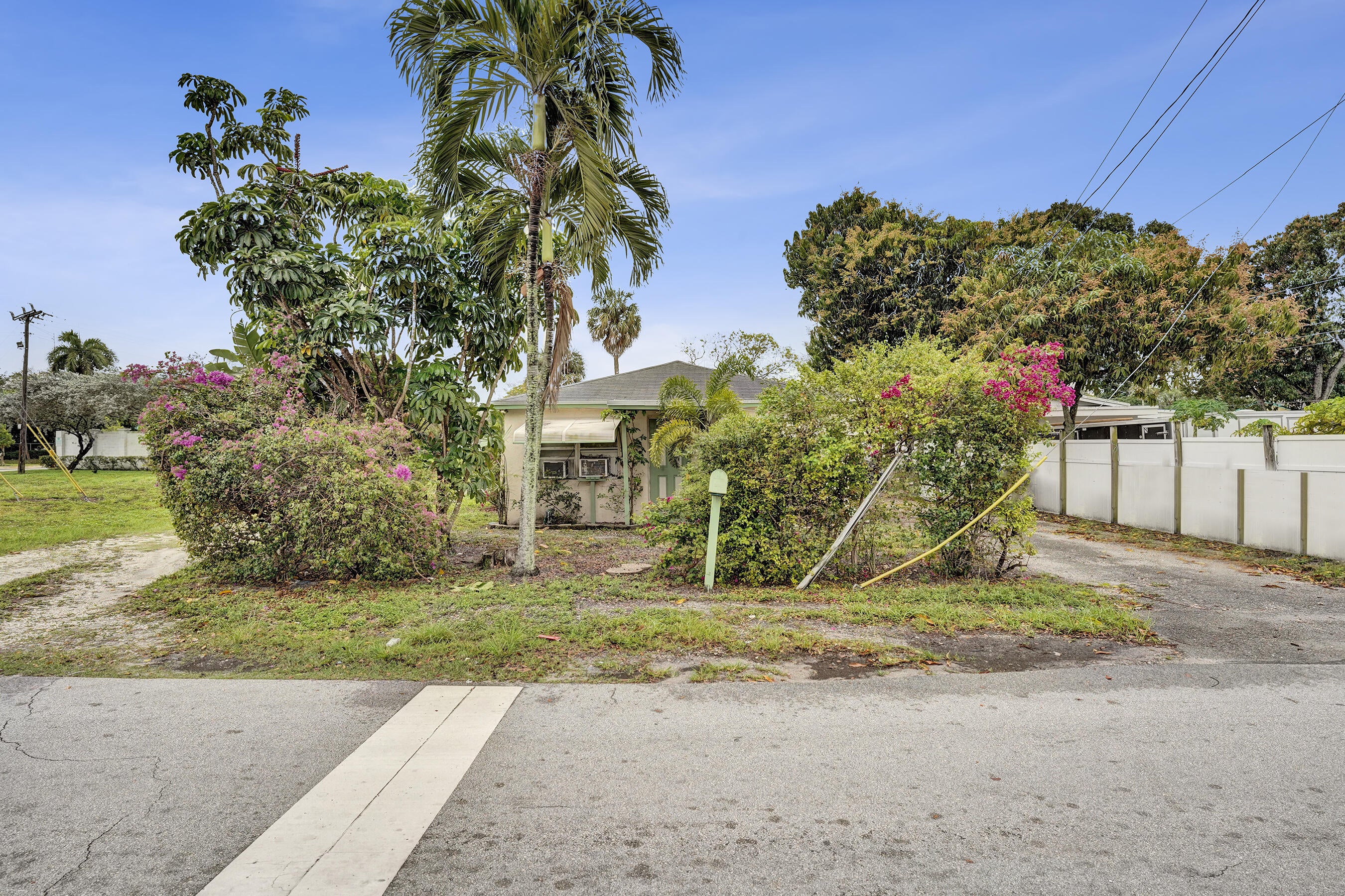 1412b NW 7th Street b