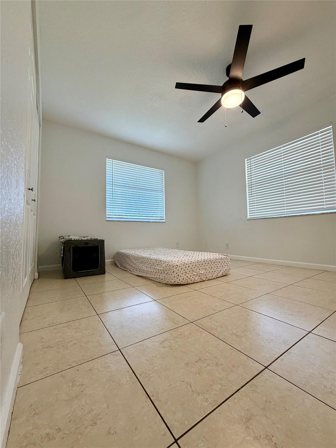 CASTLEWOOD - Residential Lease