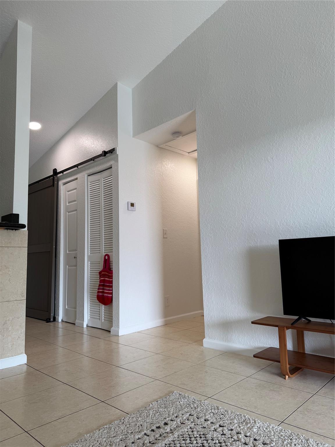CASTLEWOOD - Residential Lease