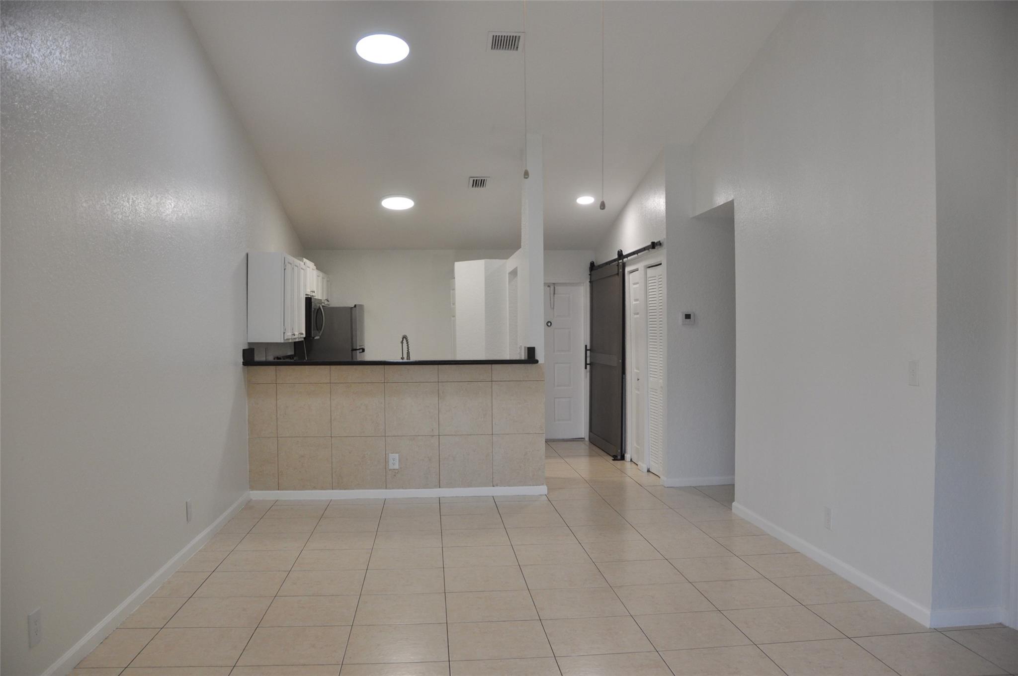 CASTLEWOOD - Residential Lease