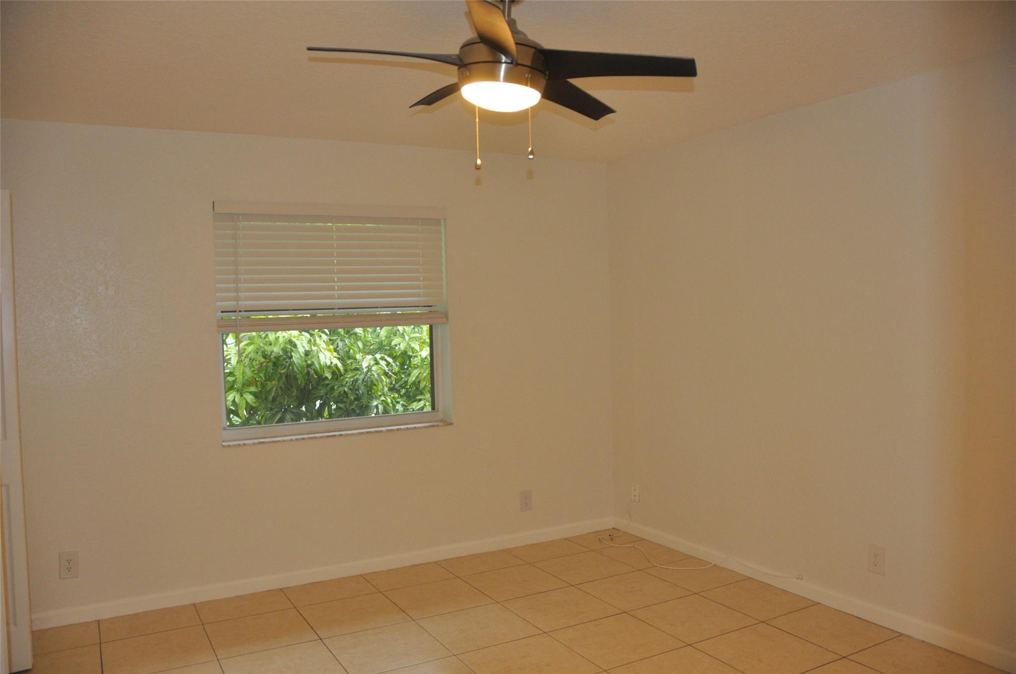 CASTLEWOOD - Residential Lease