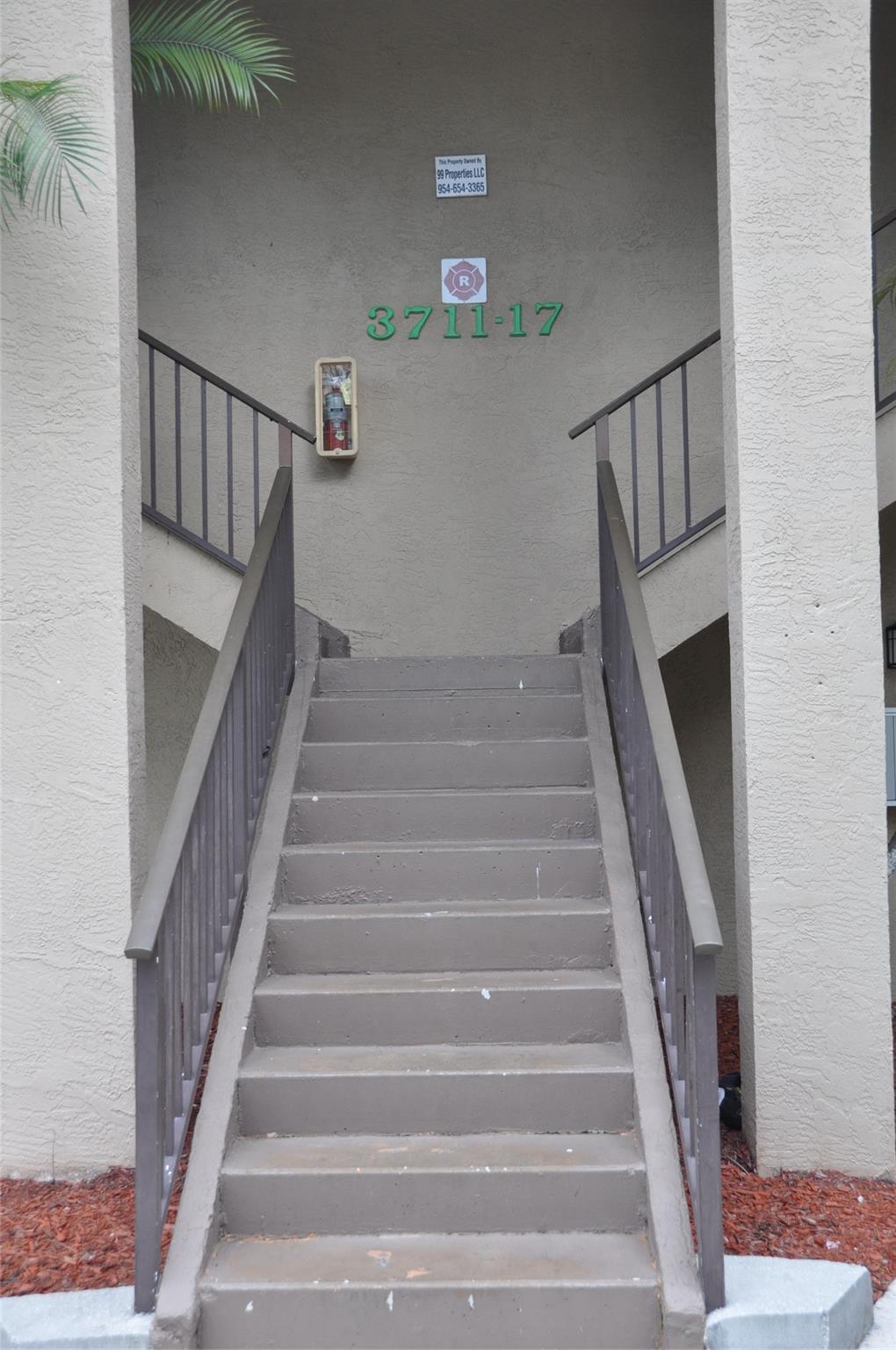 CASTLEWOOD - Residential Lease