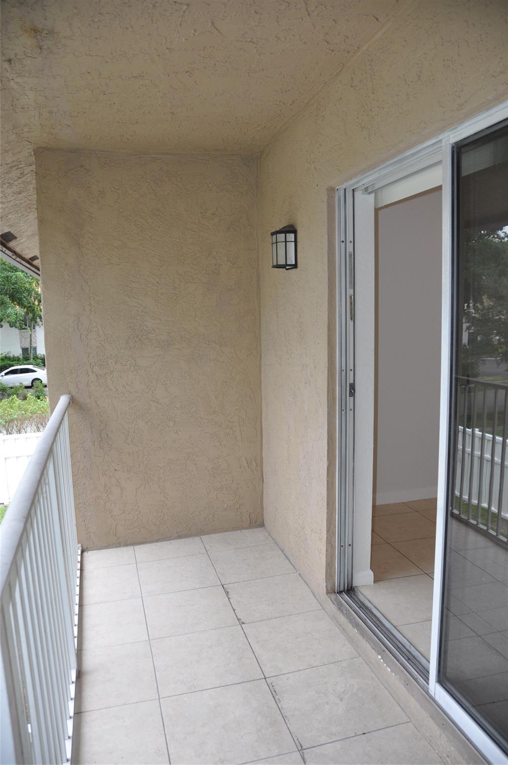 CASTLEWOOD - Residential Lease