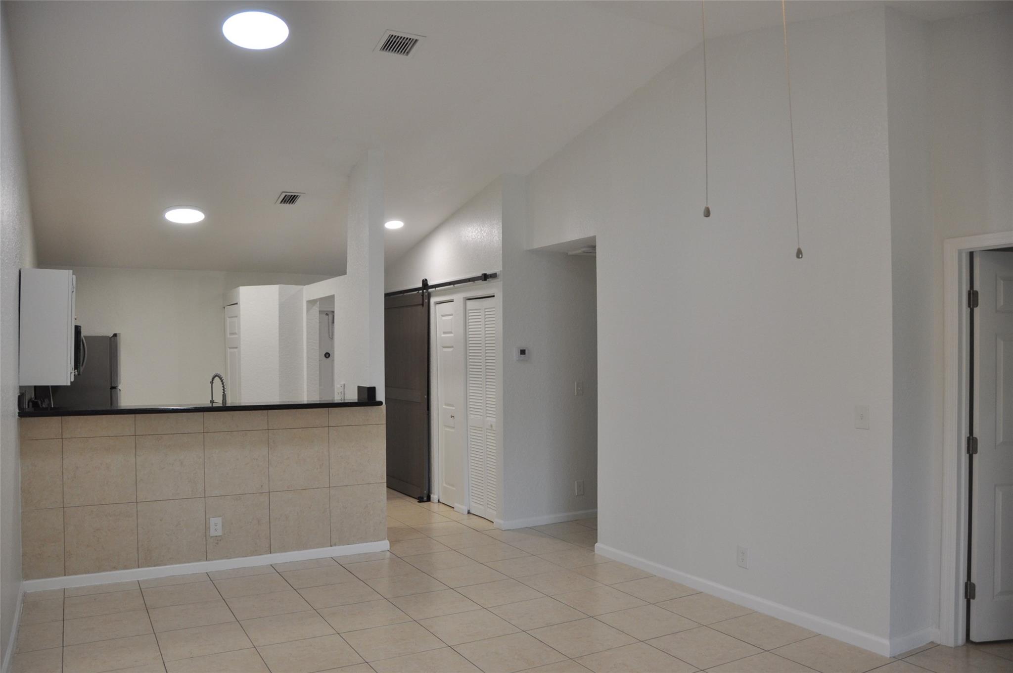 CASTLEWOOD - Residential Lease