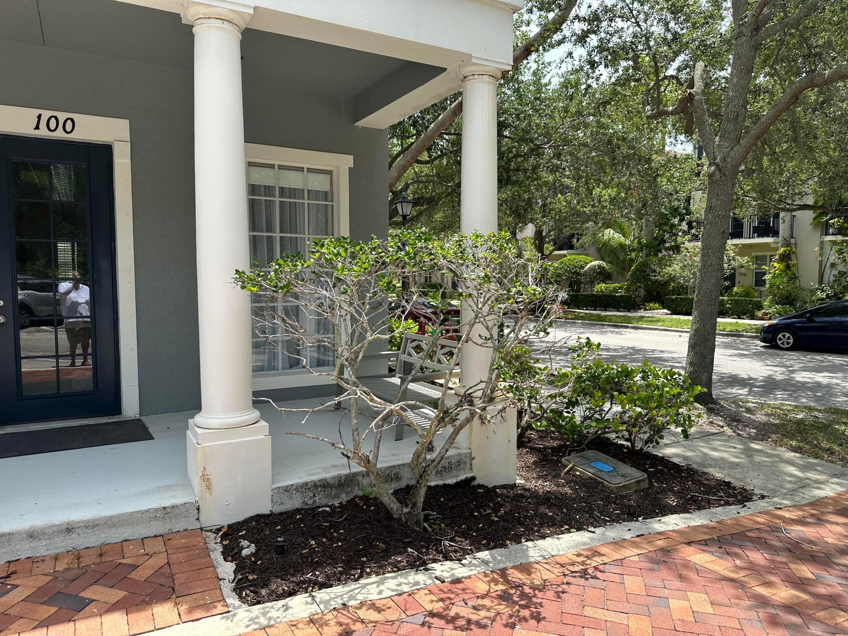 221 GREENWICH Circle 100
