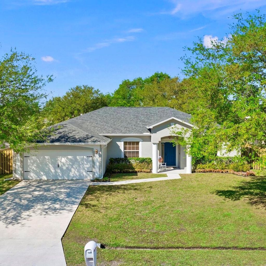 Photo of 2342 SE Beechwood Terrace, Port Saint Lucie, FL 34952 (MLS # R11069787)