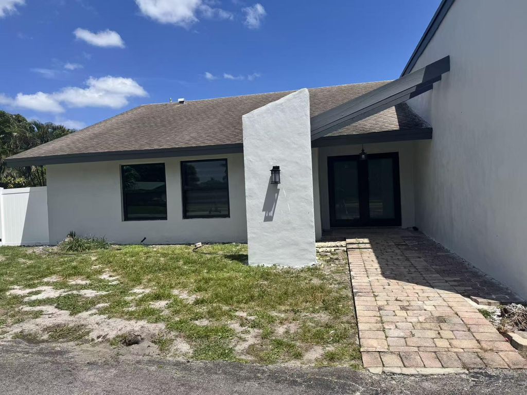 Photo of 1600 SW 72nd Avenue, Plantation, FL 33317 (MLS # B26018691)