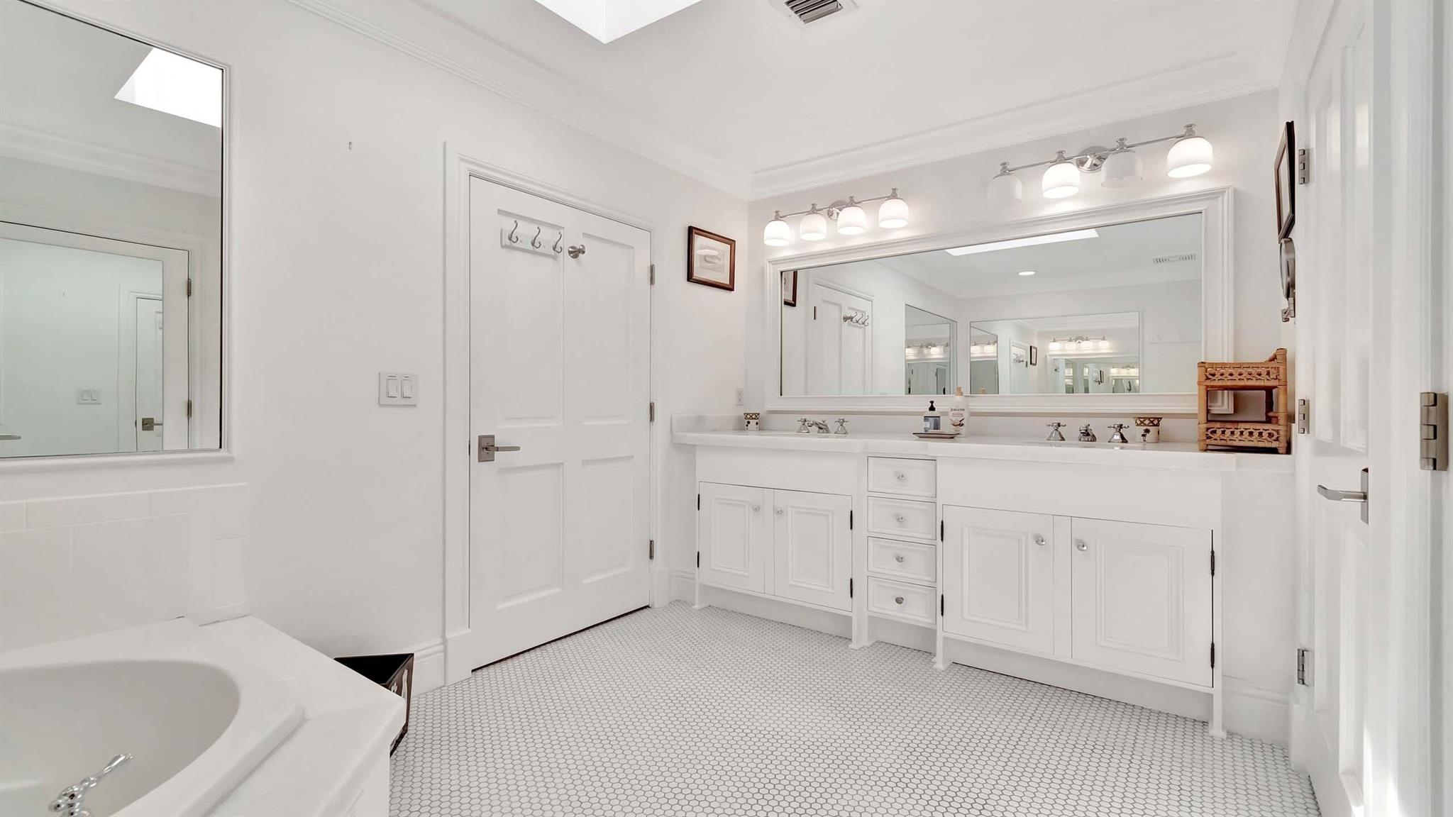 SHOREWALKER PLACE - Residential