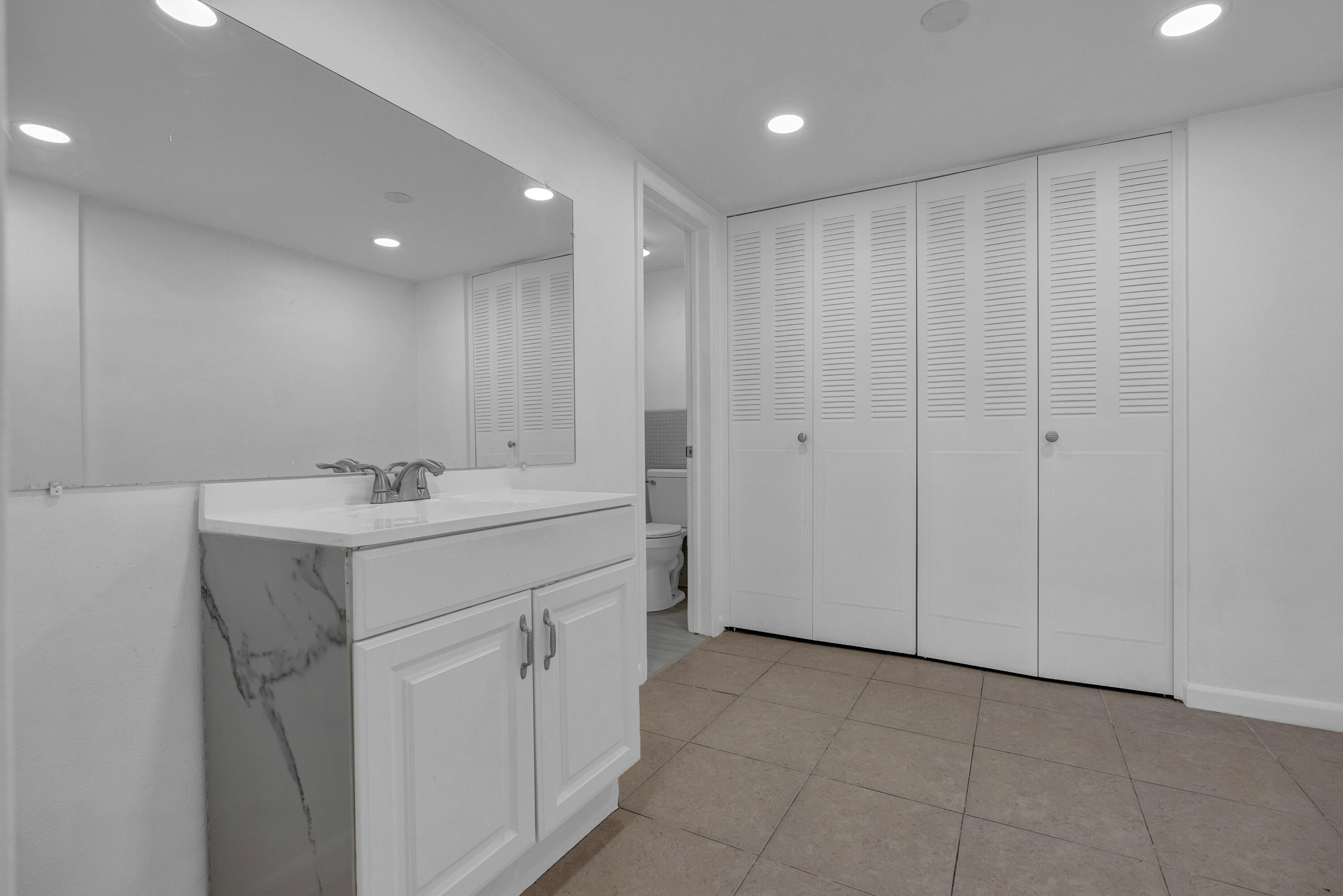 ROCAILLE CONDO APTS - Residential Lease