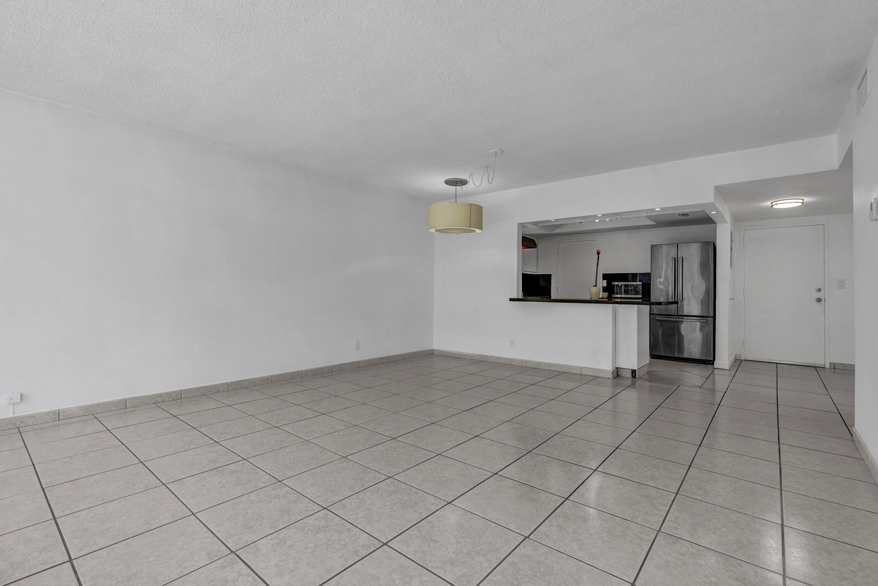 ROCAILLE CONDO APTS - Residential Lease