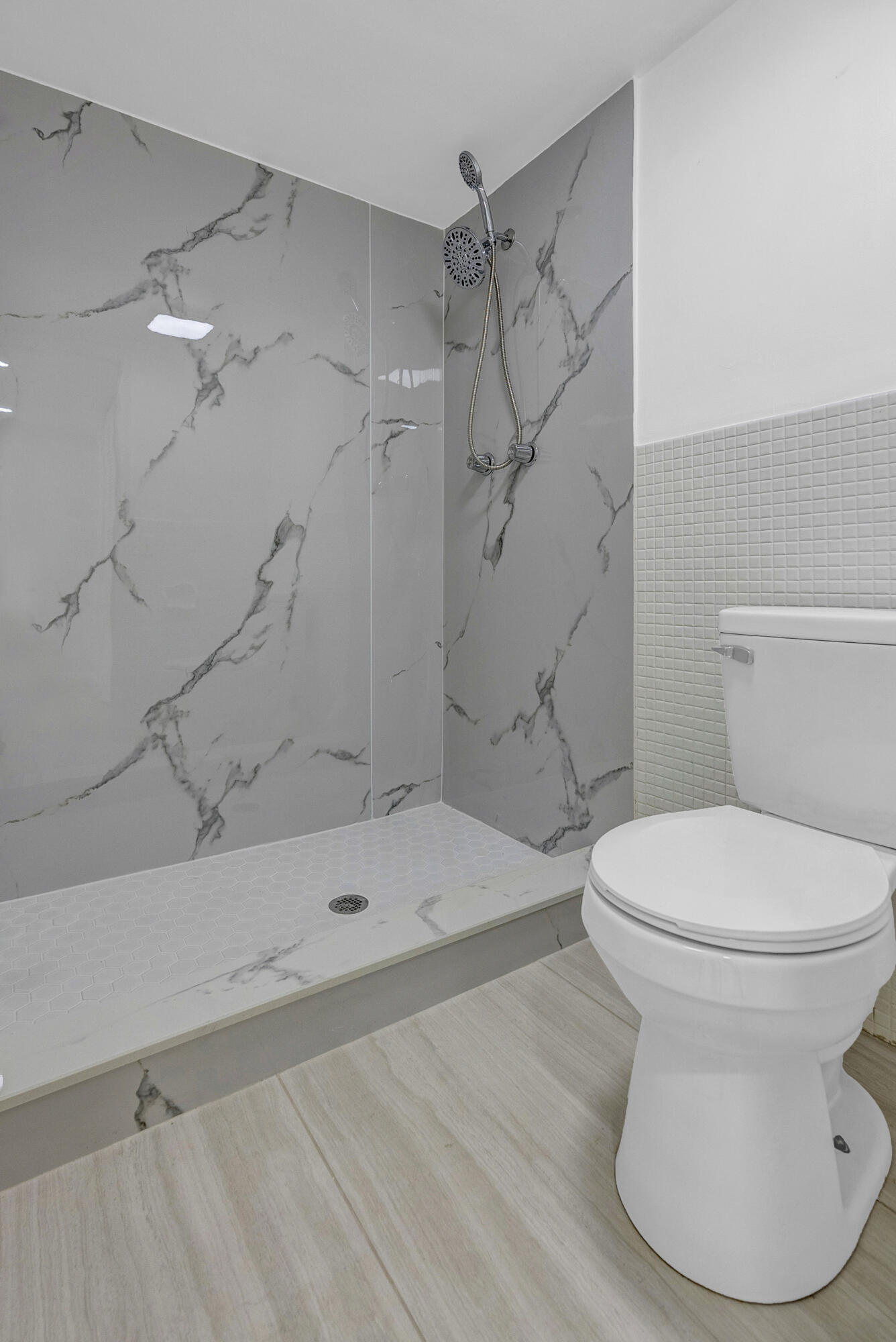 ROCAILLE CONDO APTS - Residential Lease