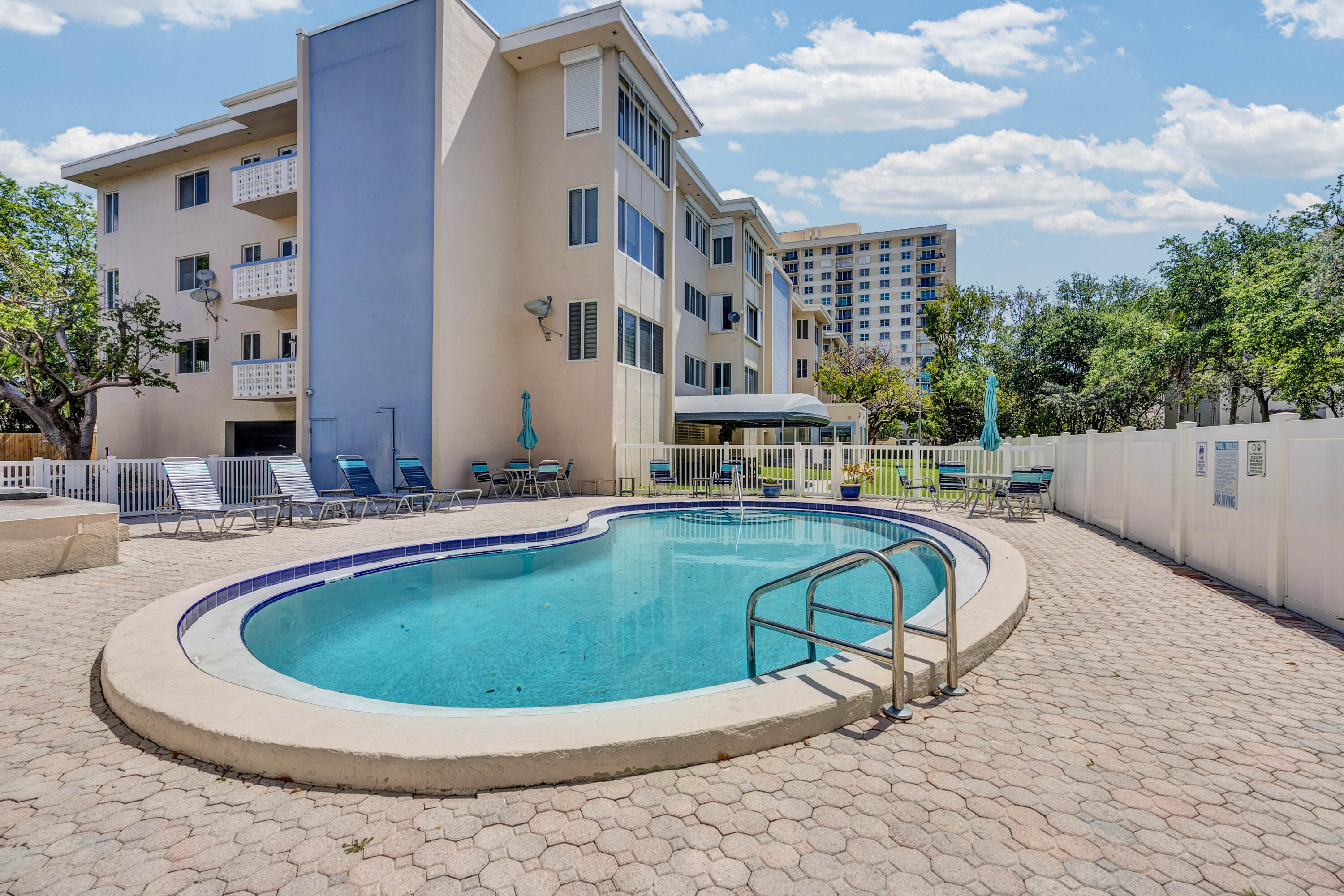ROCAILLE CONDO APTS - Residential Lease