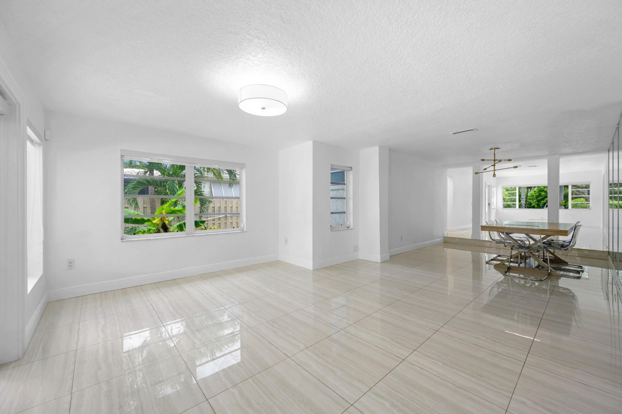 HOLLYWOOD LAKES SEC - Residential Lease