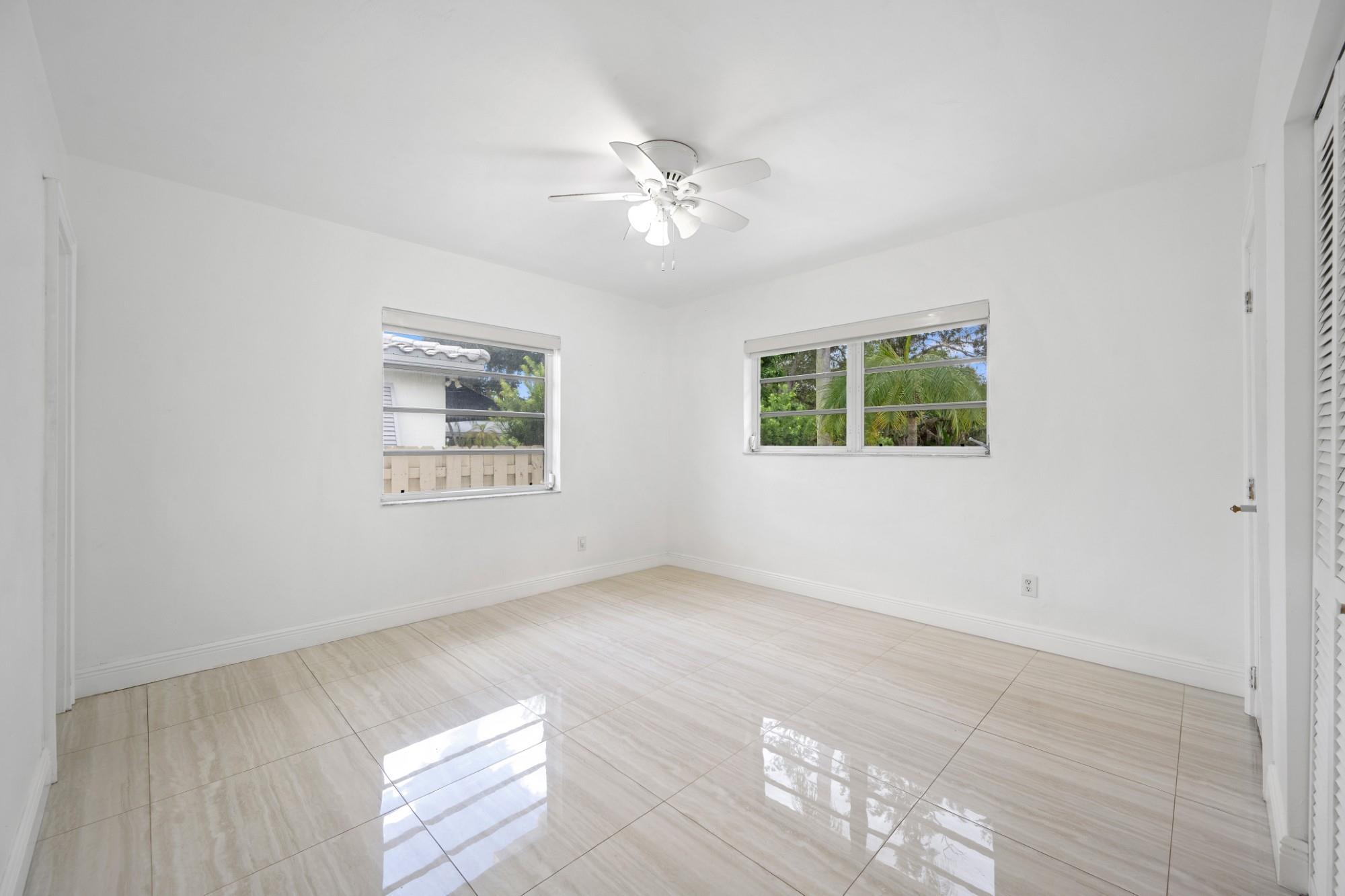 HOLLYWOOD LAKES SEC - Residential Lease