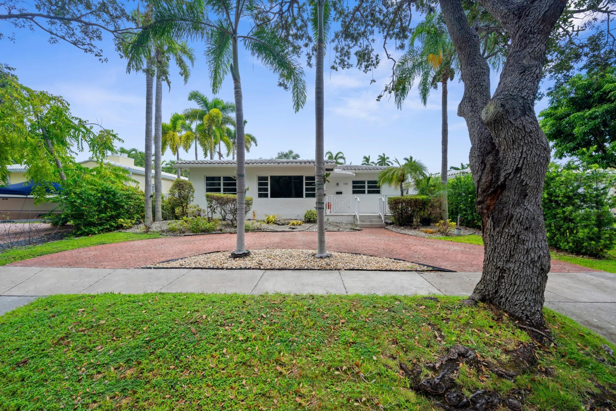 HOLLYWOOD LAKES SEC - Residential Lease