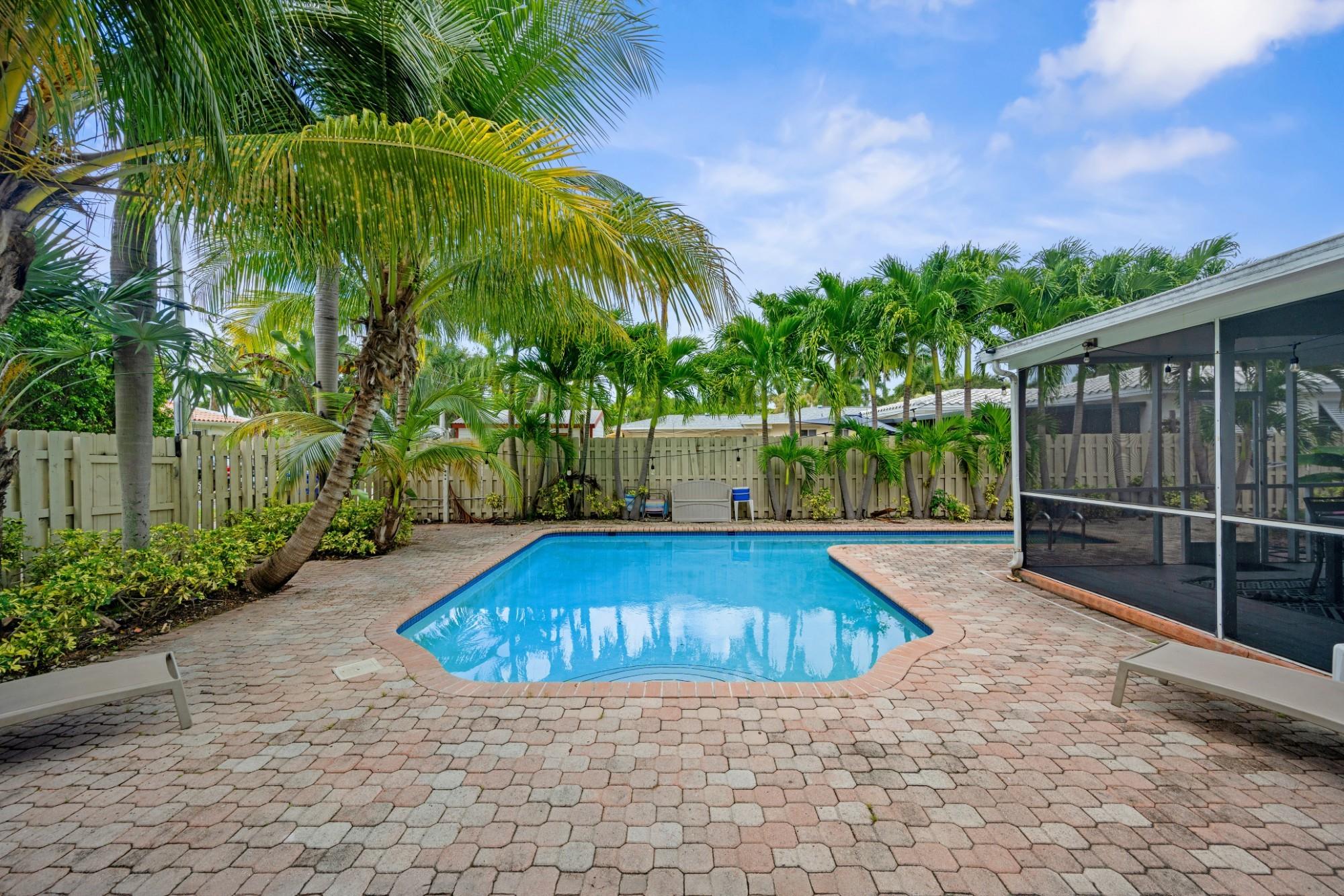 HOLLYWOOD LAKES SEC - Residential Lease