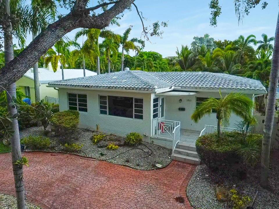 HOLLYWOOD LAKES SEC - Residential Lease