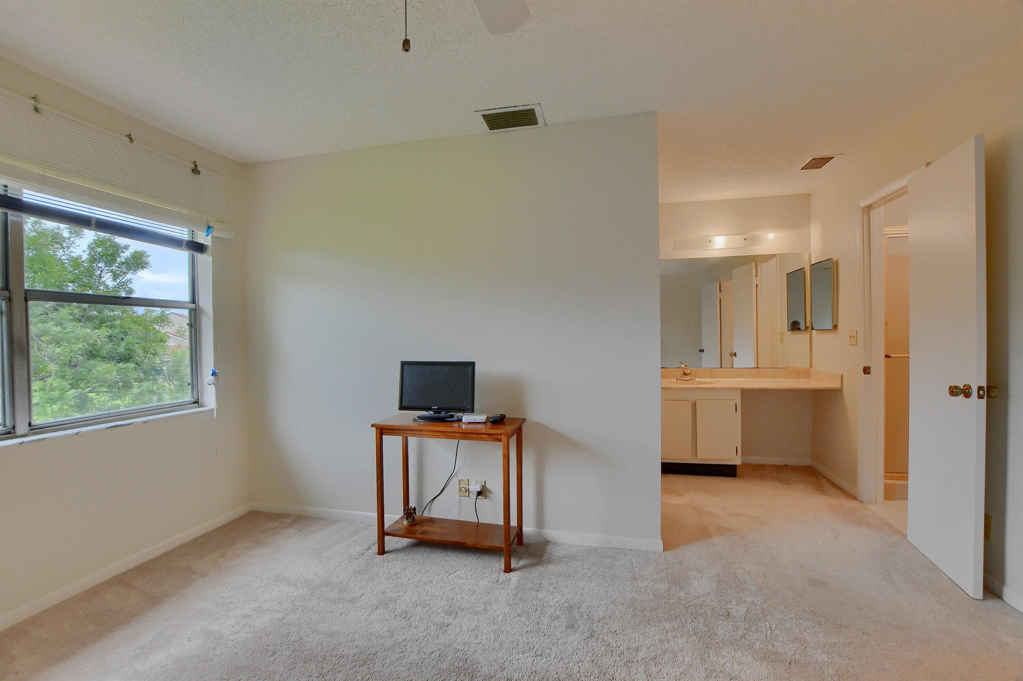 BOCA WALK - Residential