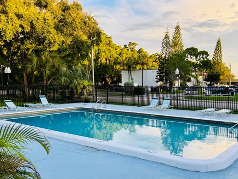 Tiny photo for 3321 Farragut Street #7F, Hollywood, FL 33021 (MLS # B26084395)