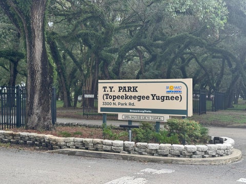 Tiny photo for 3321 Farragut Street #7F, Hollywood, FL 33021 (MLS # B26084395)