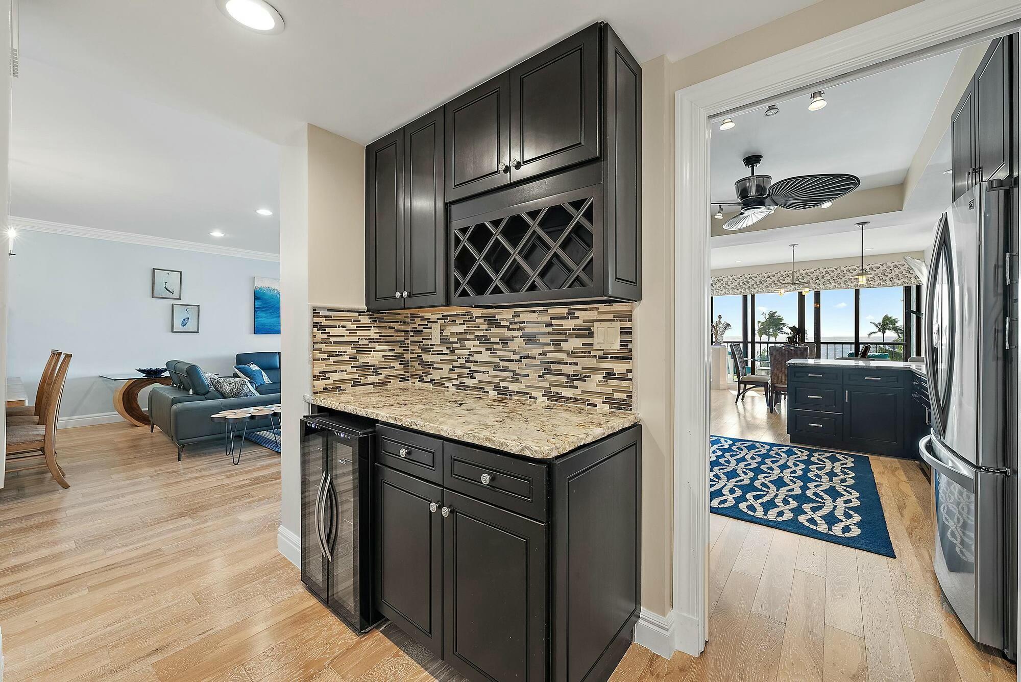 2806 SE Dune Drive 1308, Stuart, FL, 34996/$2,275,000 4 2806 SE Dune Drive 1308