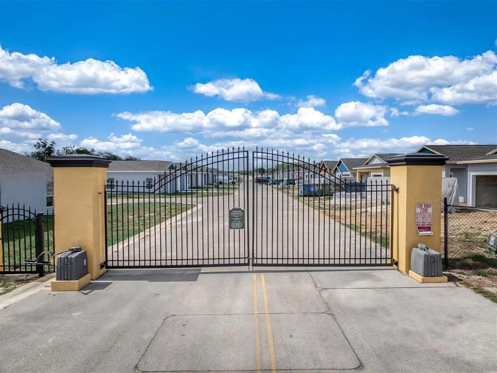 LAS VILLAS AT KENILWORTH - Residential Lease