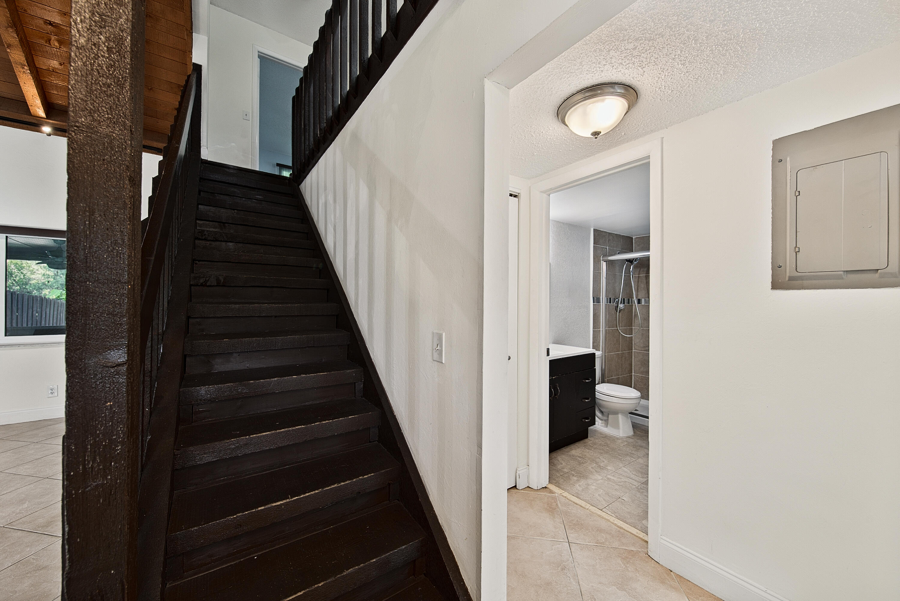 Edgewater Oaks aka Country Squire - Residential