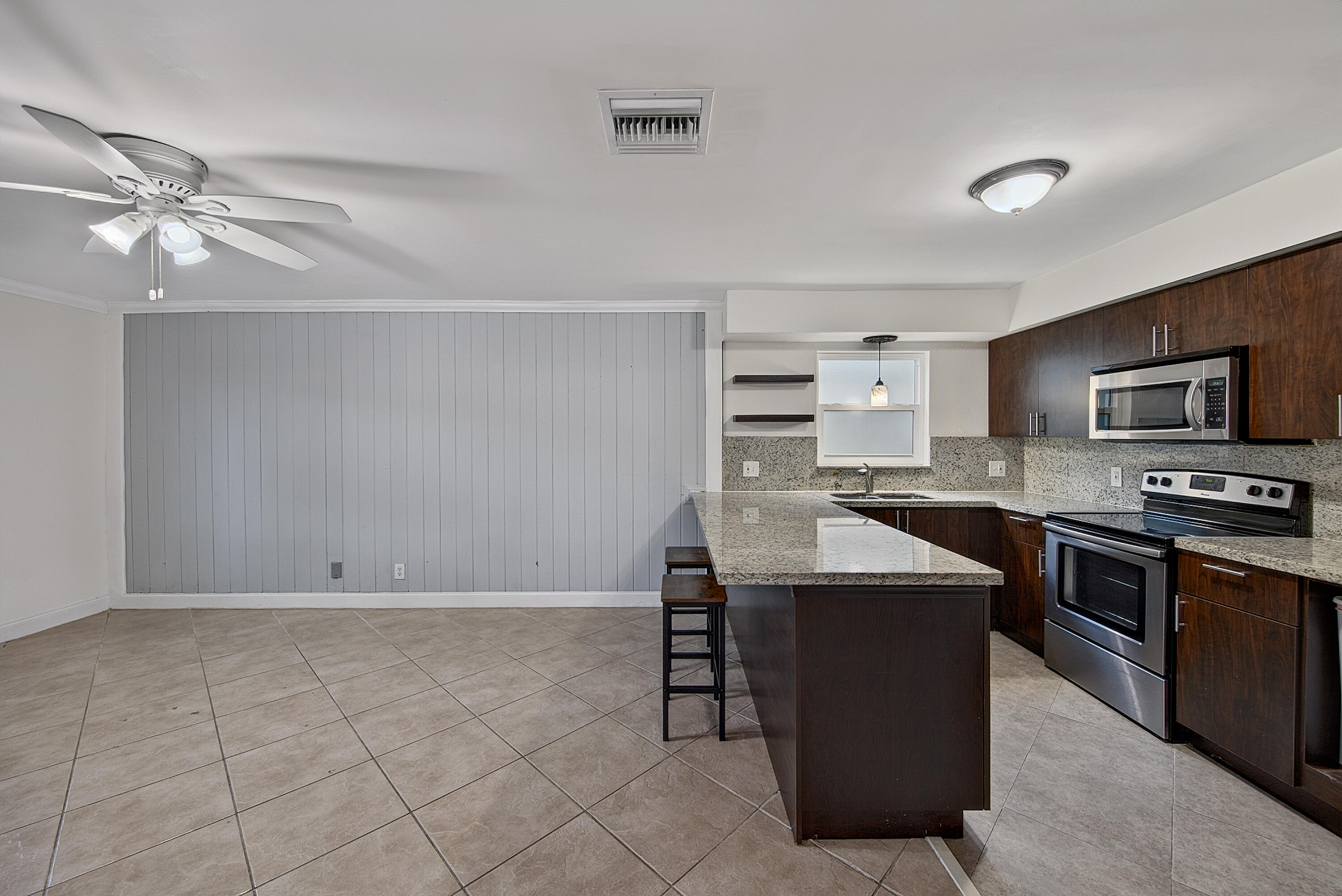 Edgewater Oaks aka Country Squire - Residential