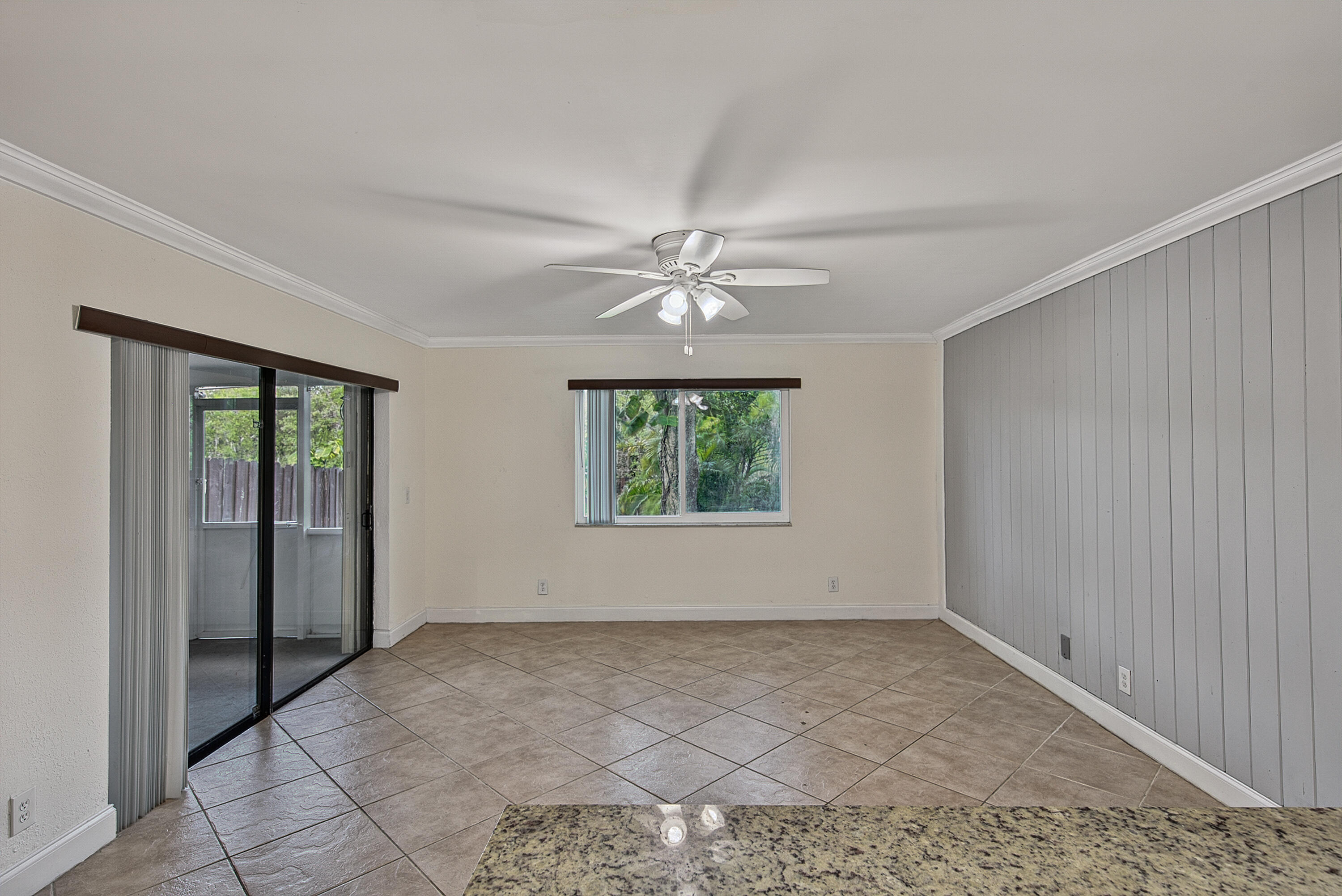 Edgewater Oaks aka Country Squire - Residential