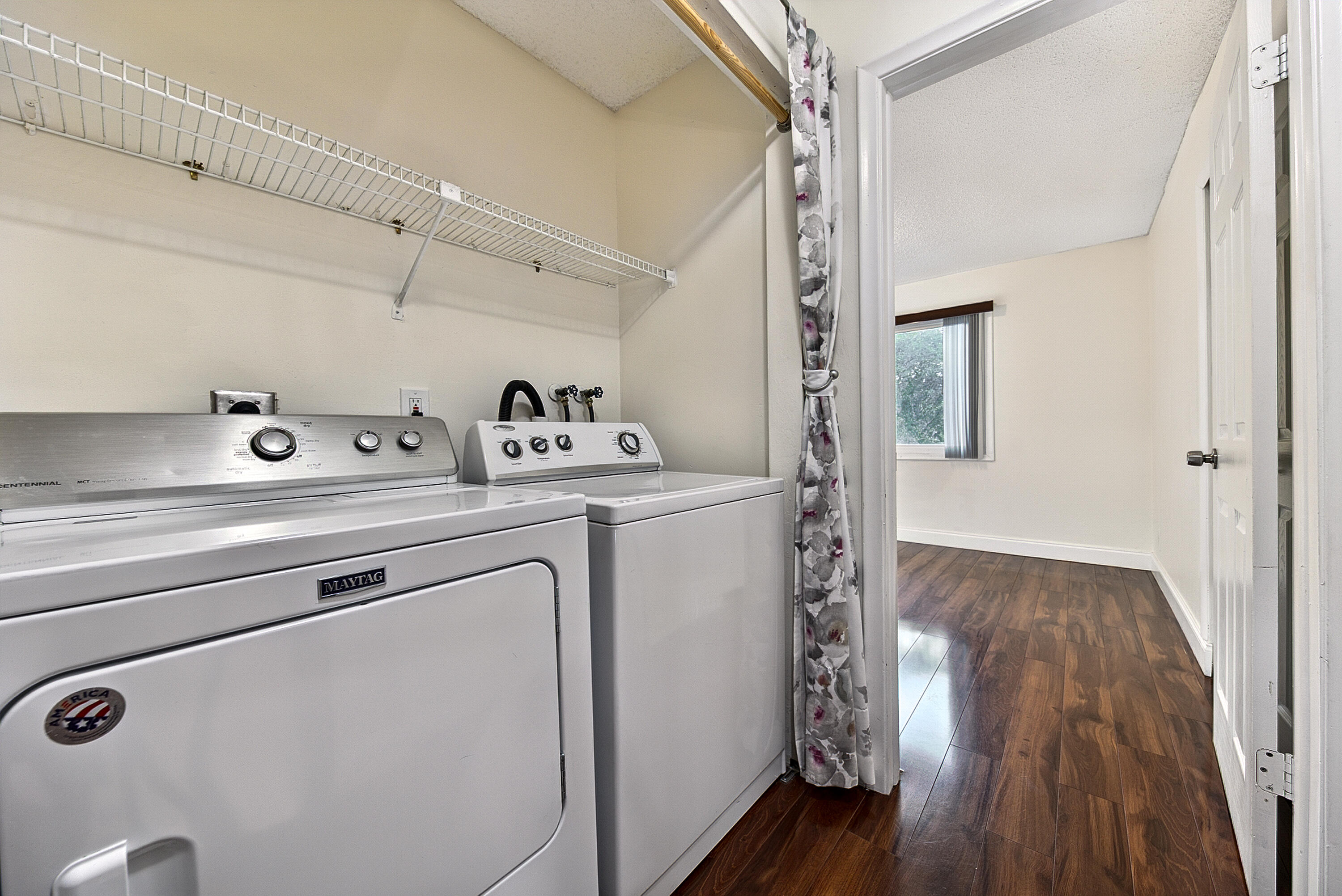 Edgewater Oaks aka Country Squire - Residential