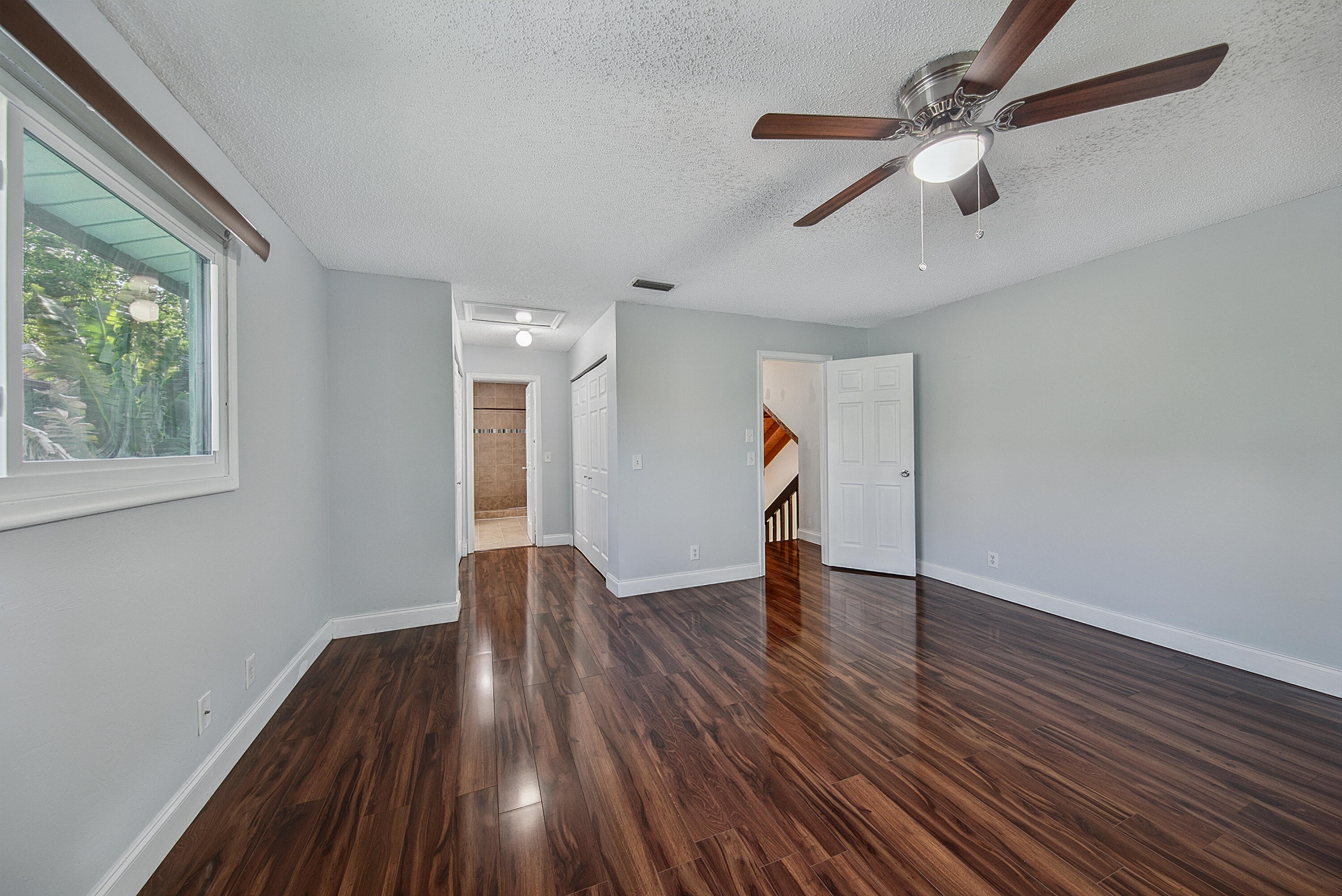 Edgewater Oaks aka Country Squire - Residential