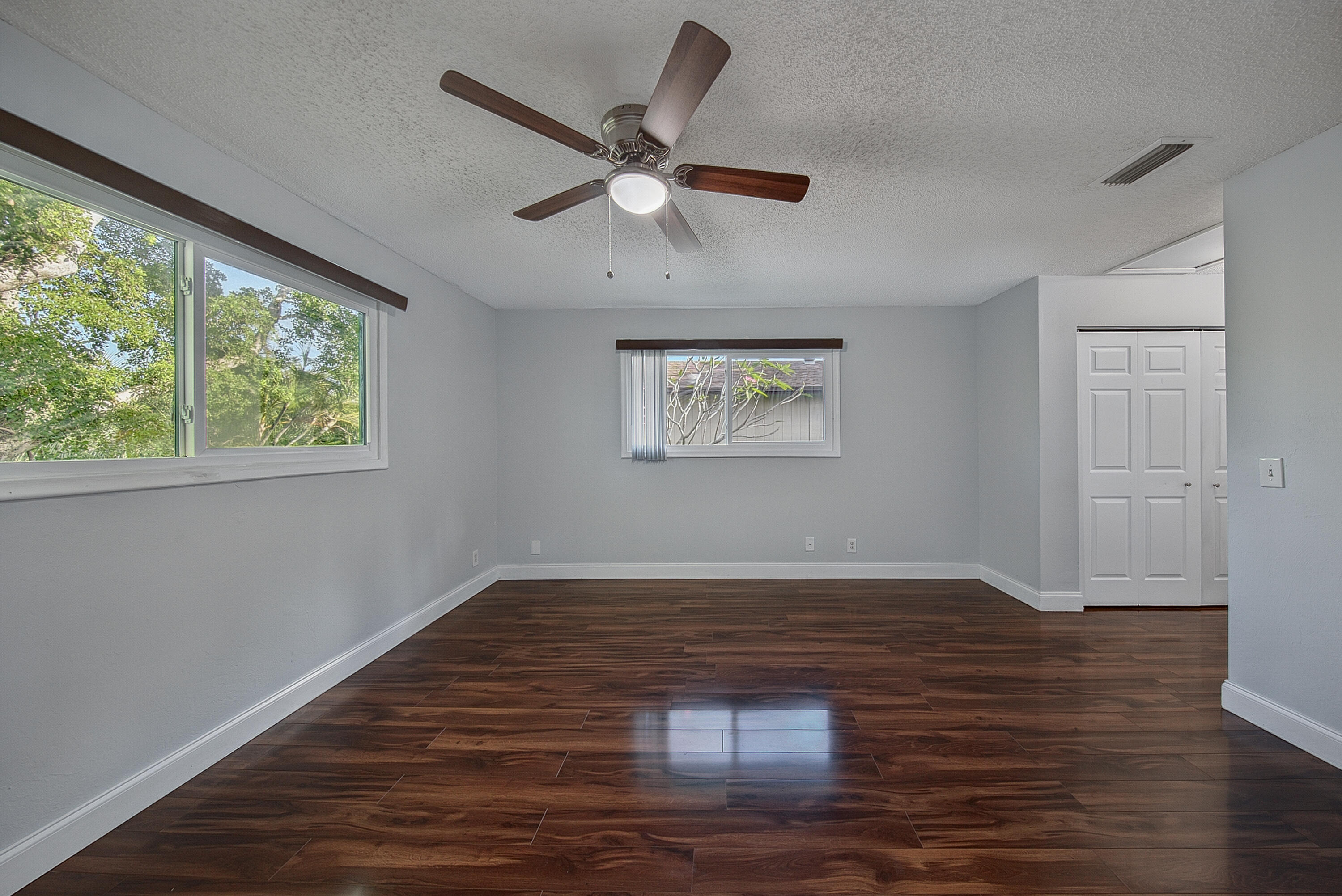 Edgewater Oaks aka Country Squire - Residential