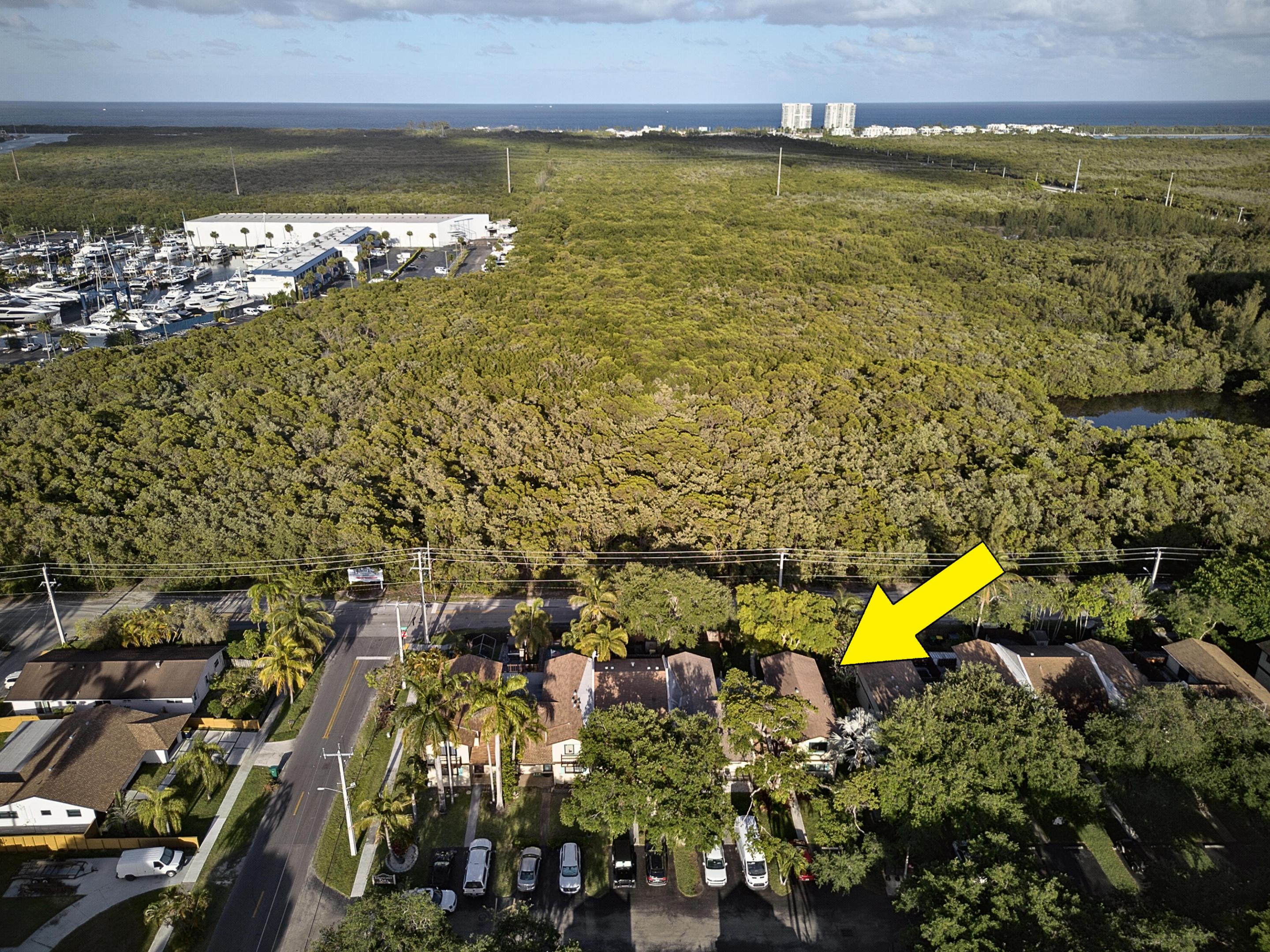 Edgewater Oaks aka Country Squire - Residential