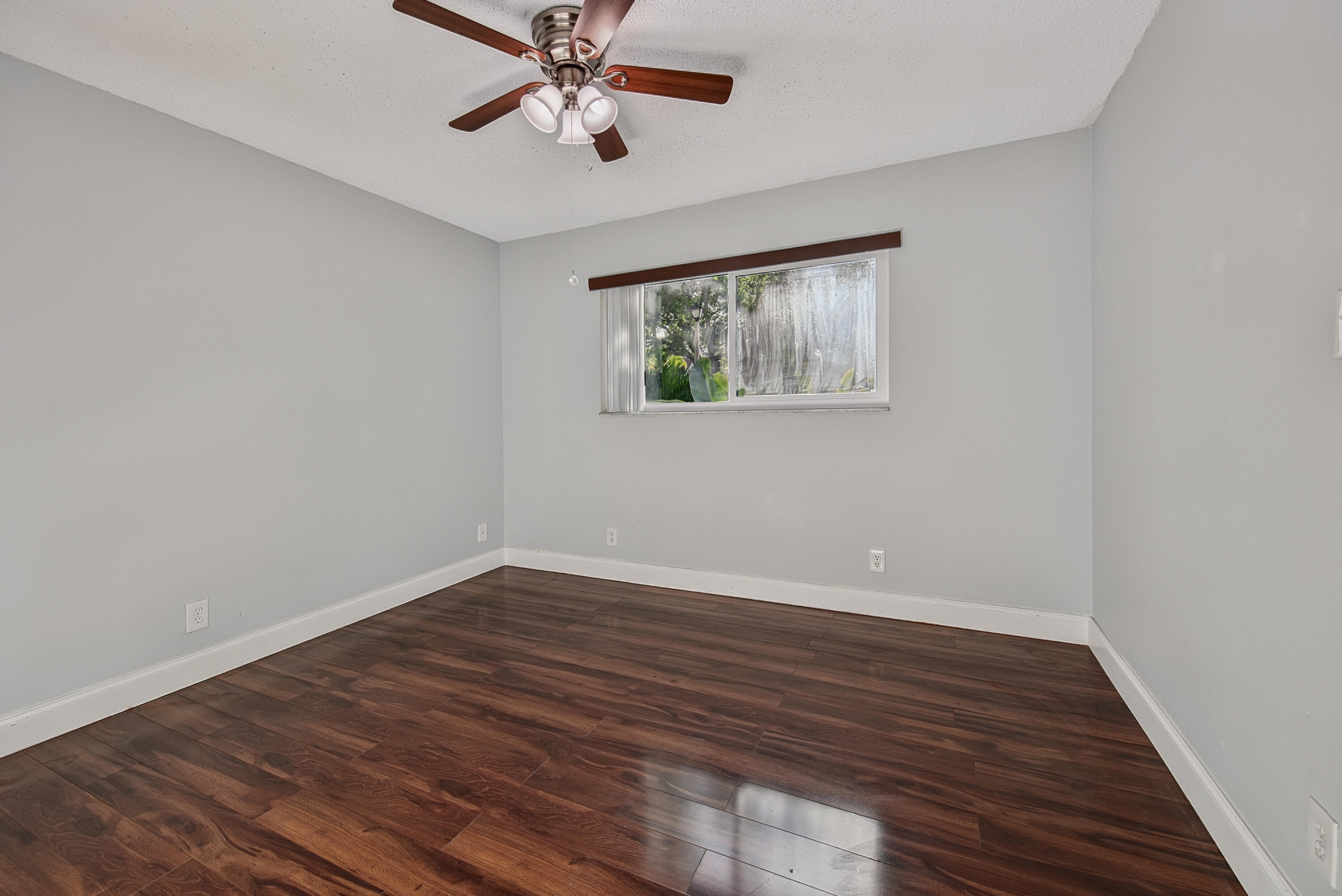 Edgewater Oaks aka Country Squire - Residential