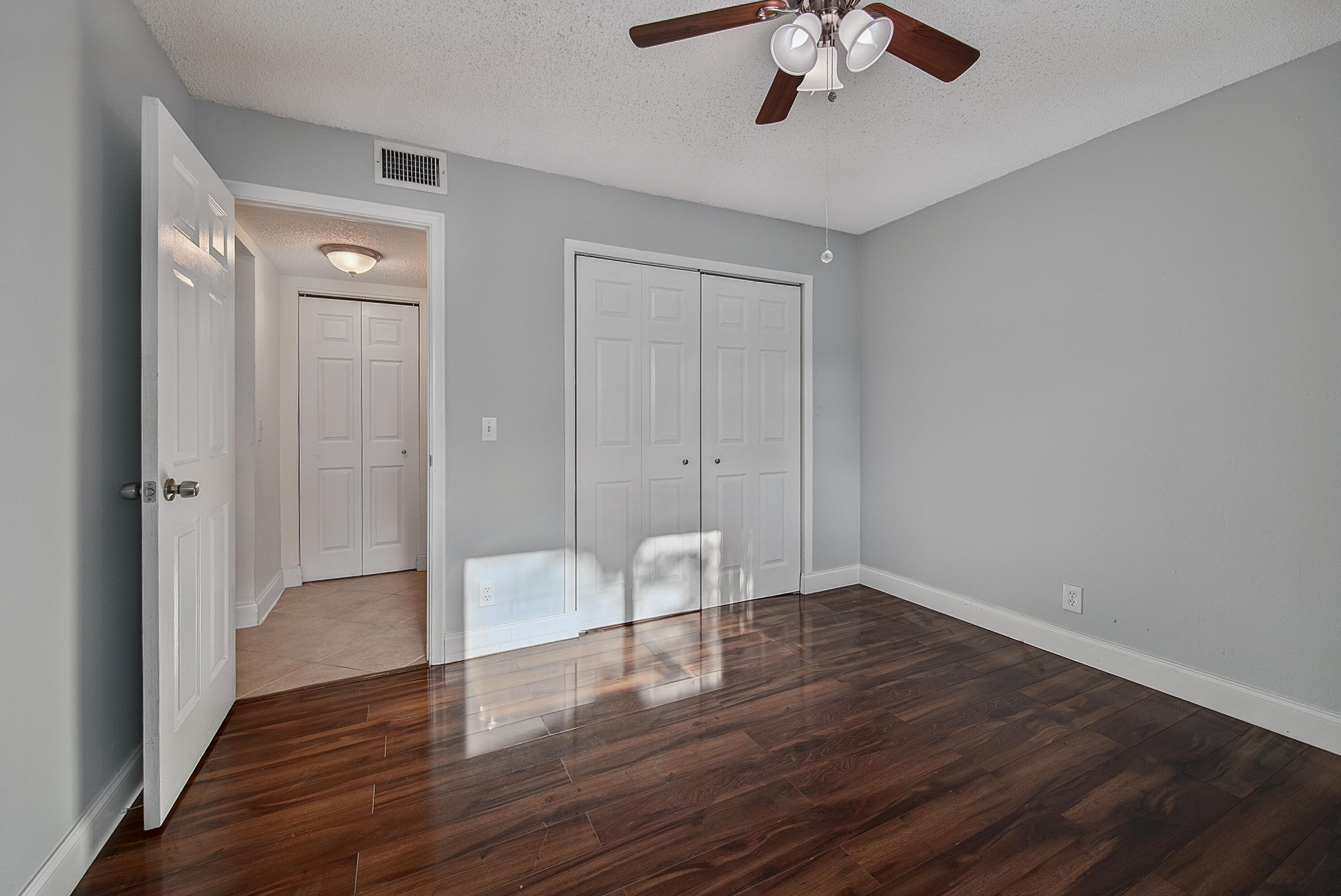 Edgewater Oaks aka Country Squire - Residential