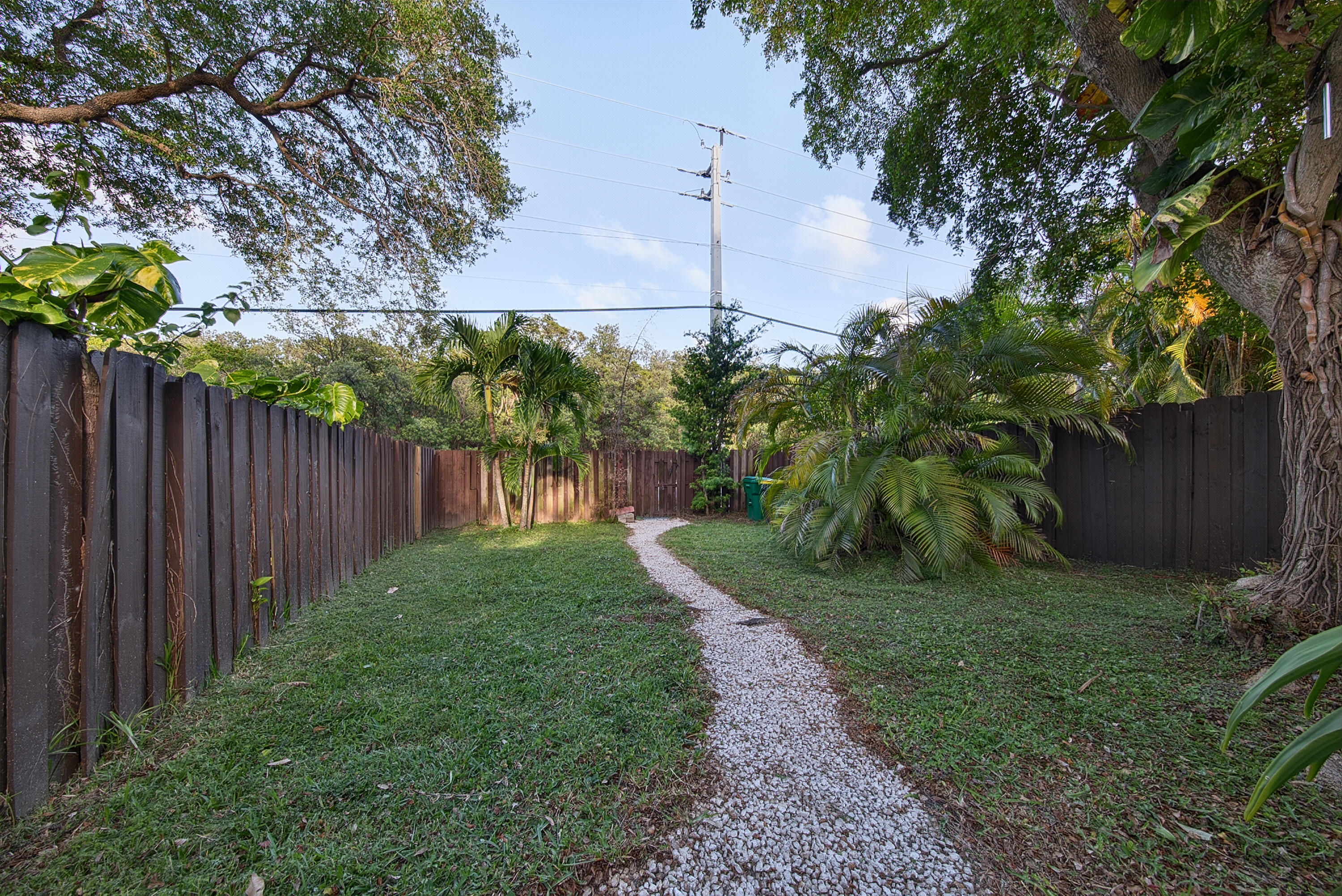 Edgewater Oaks aka Country Squire - Residential