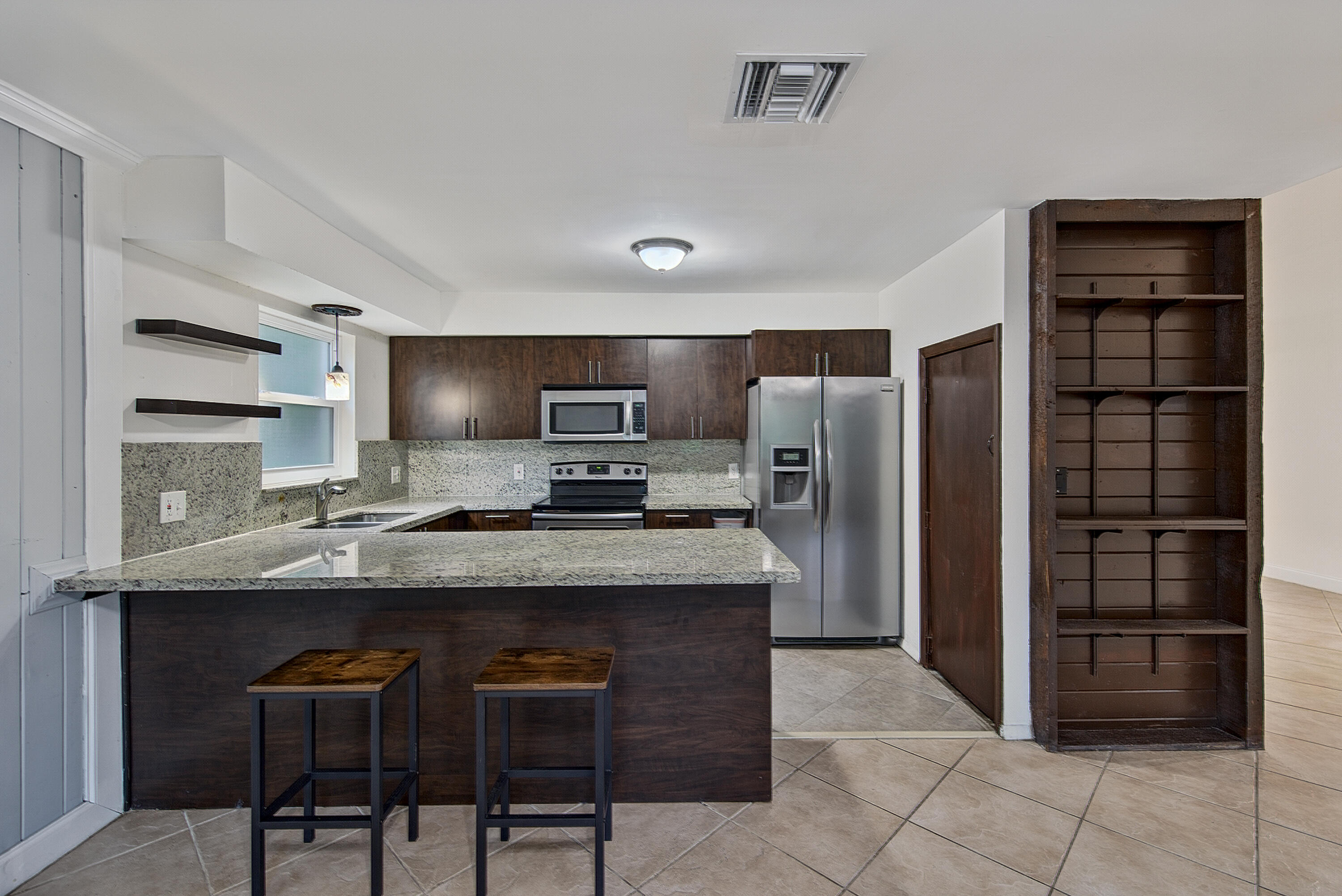 Edgewater Oaks aka Country Squire - Residential