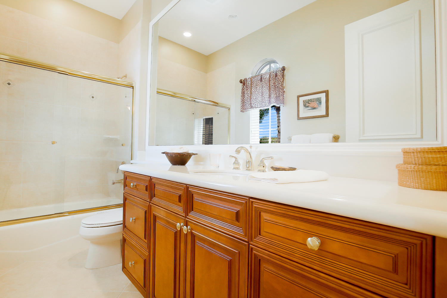 HARBOUR ISLES - Residential