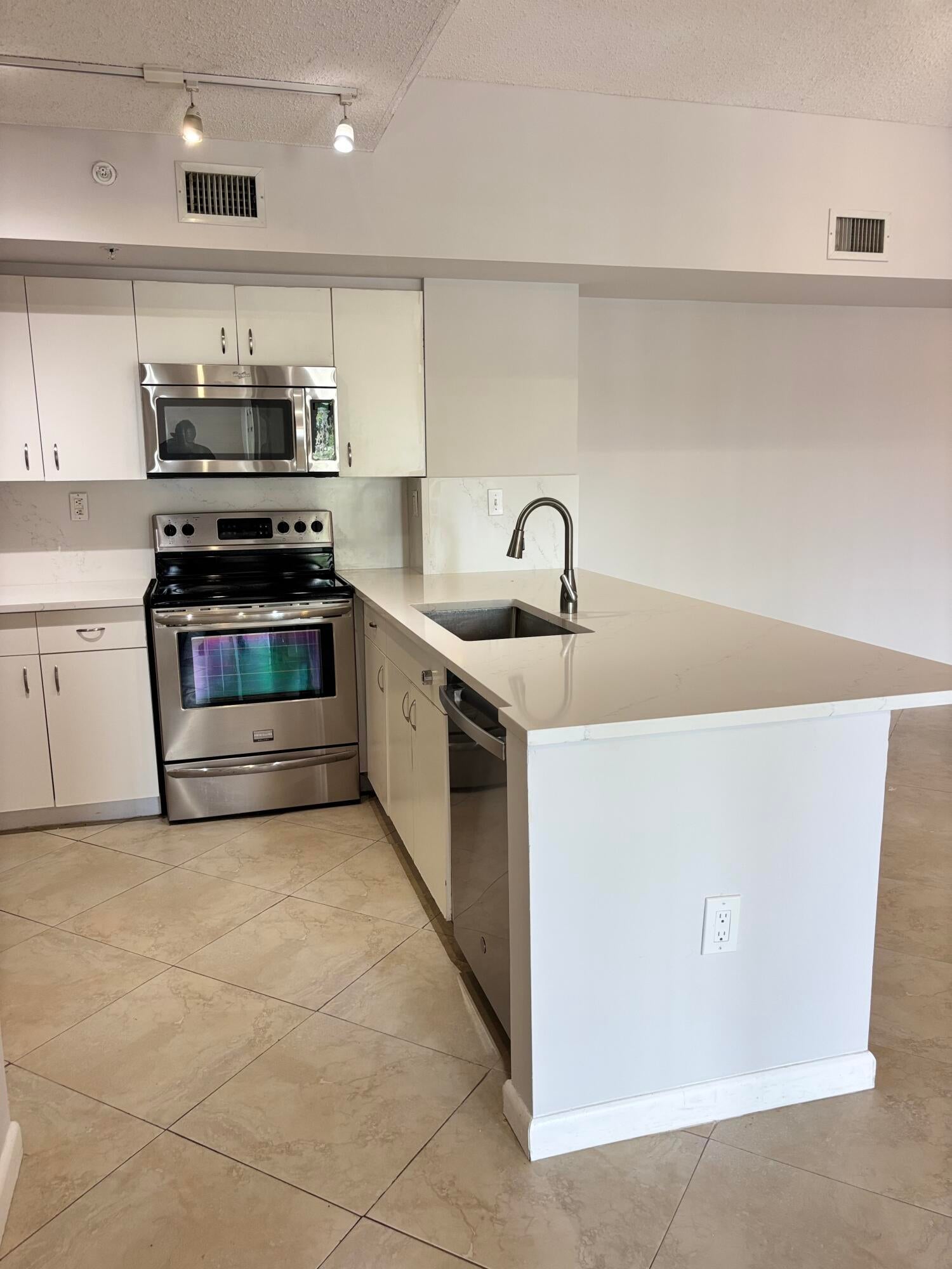 2640 S UNIVERSITY Drive 305