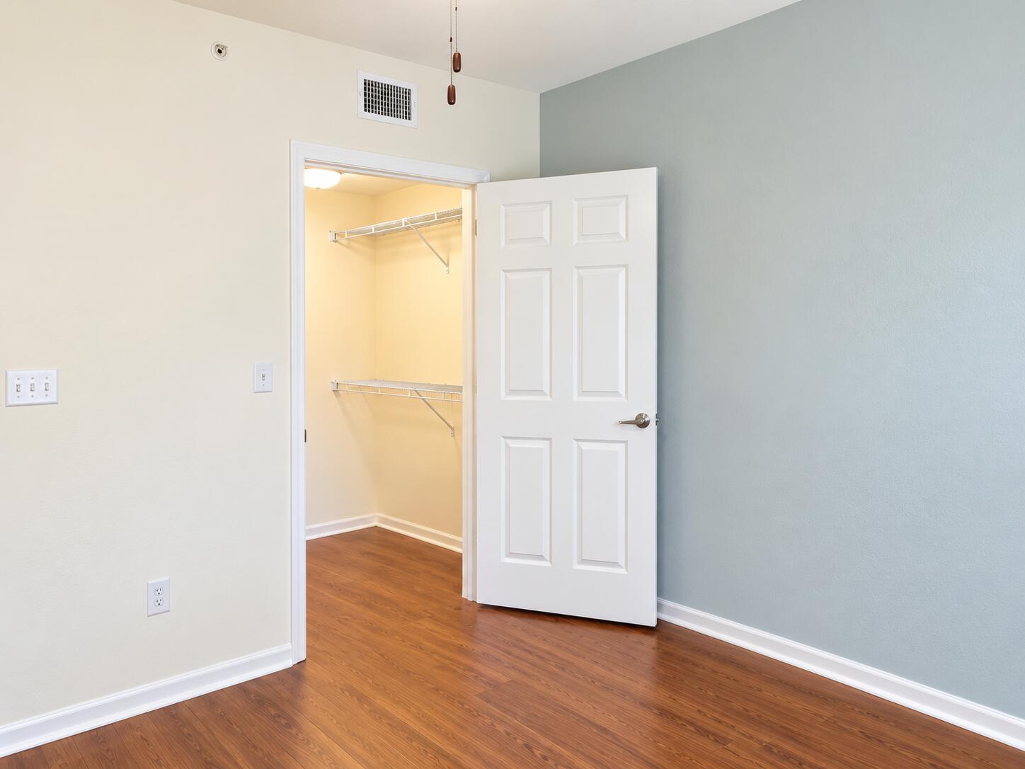 6386 EMERALD DUNES Drive 106