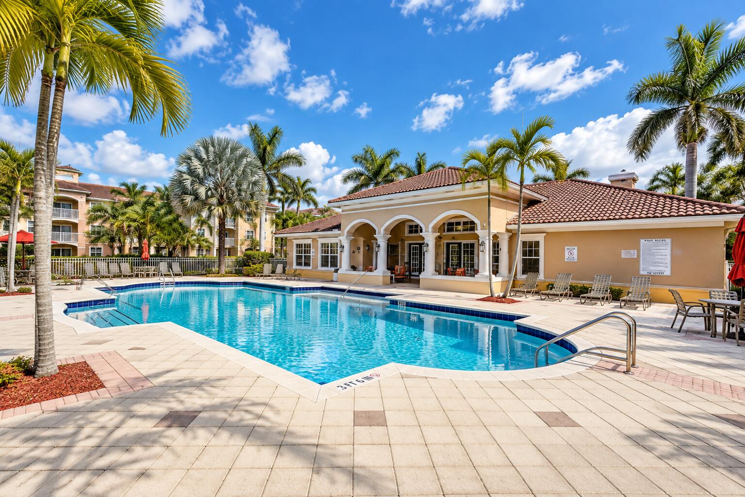 6386 EMERALD DUNES Drive 106