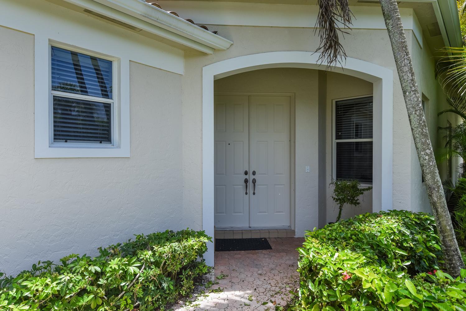 BANYANS - Residential Lease