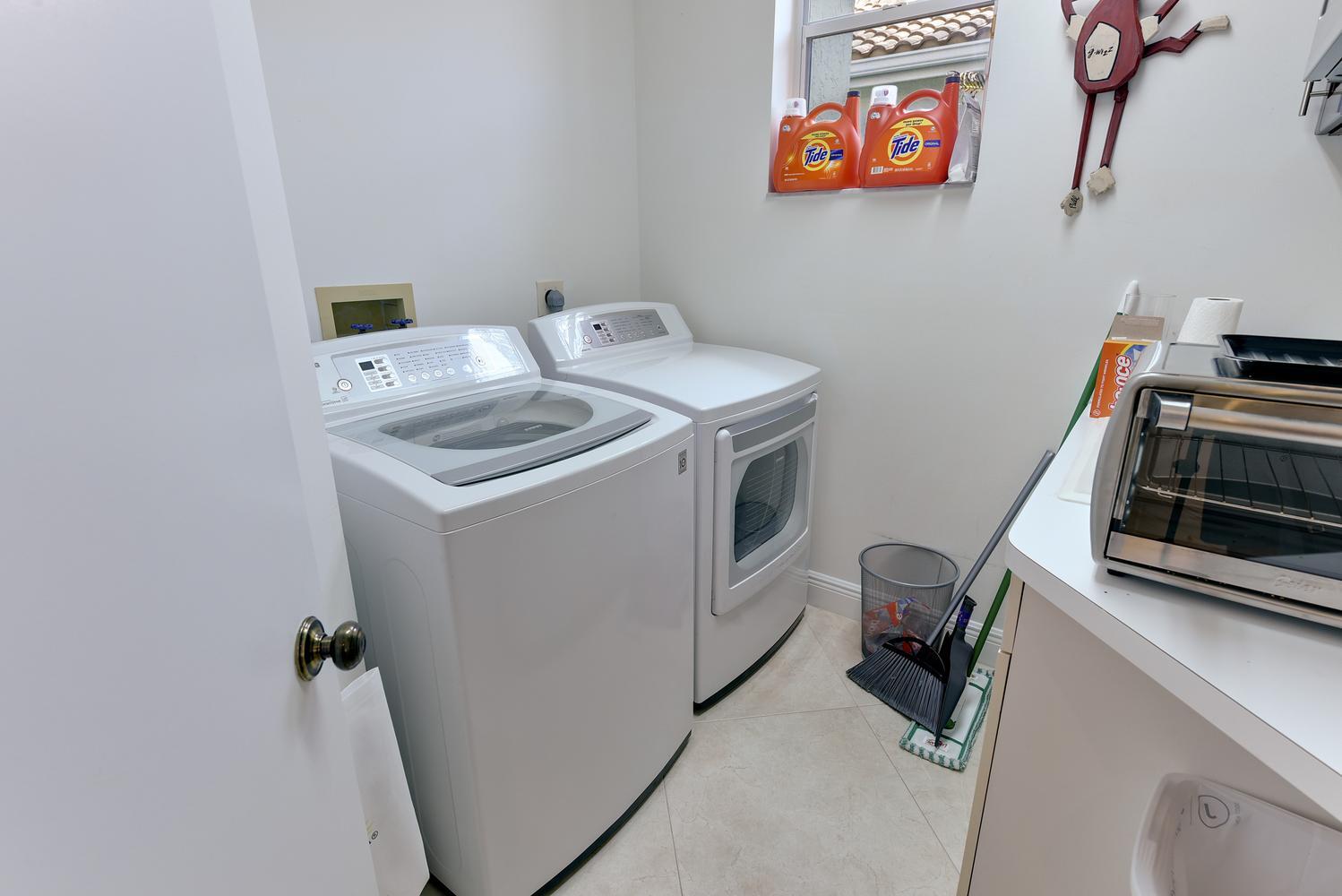 BANYANS - Residential Lease
